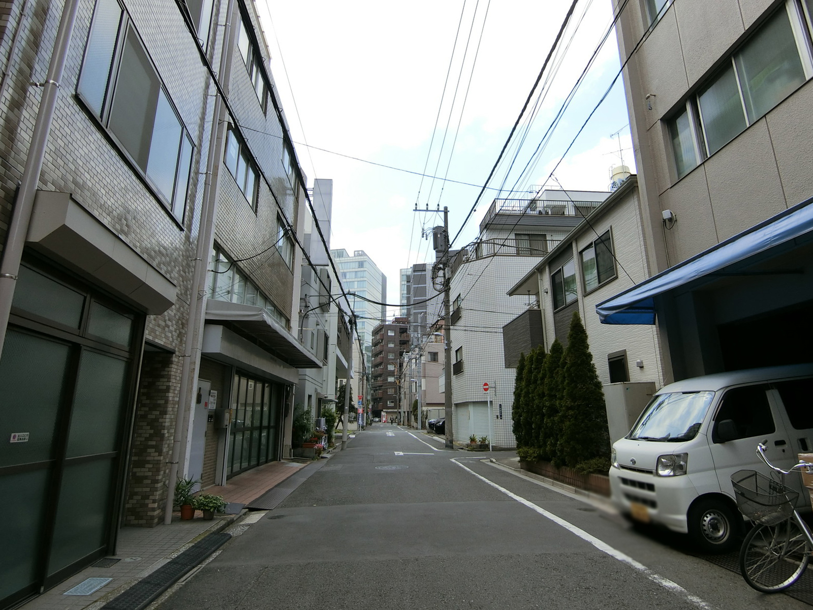 サニーハイツ東上野前面の通り
