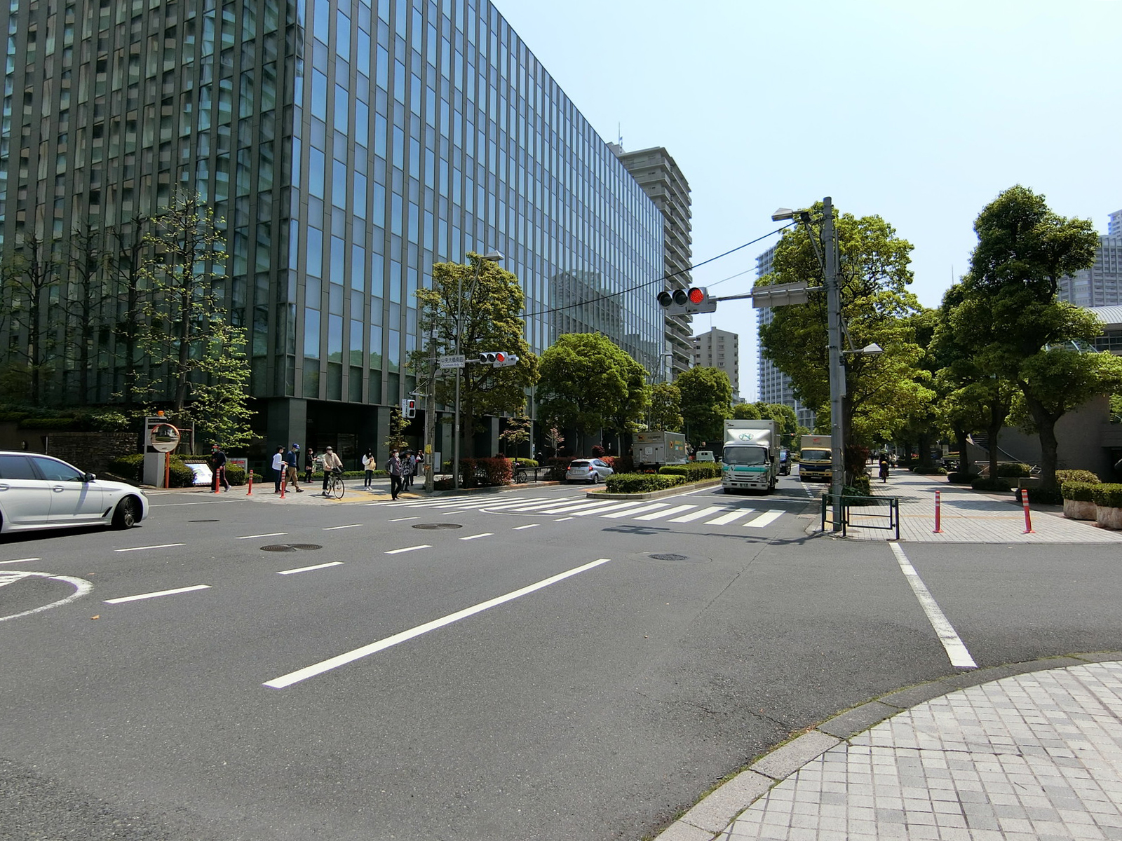 前面の大通りの様子