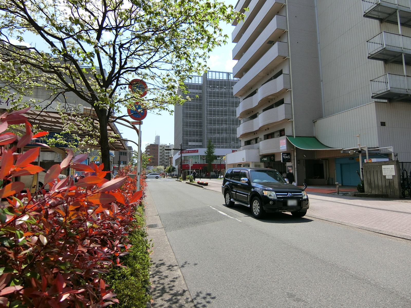 UNIビル前面の吾妻町通り