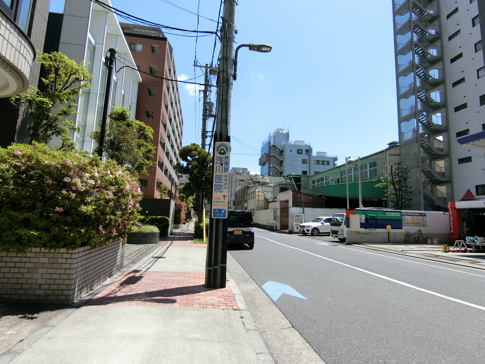 エミネンス前面の通り