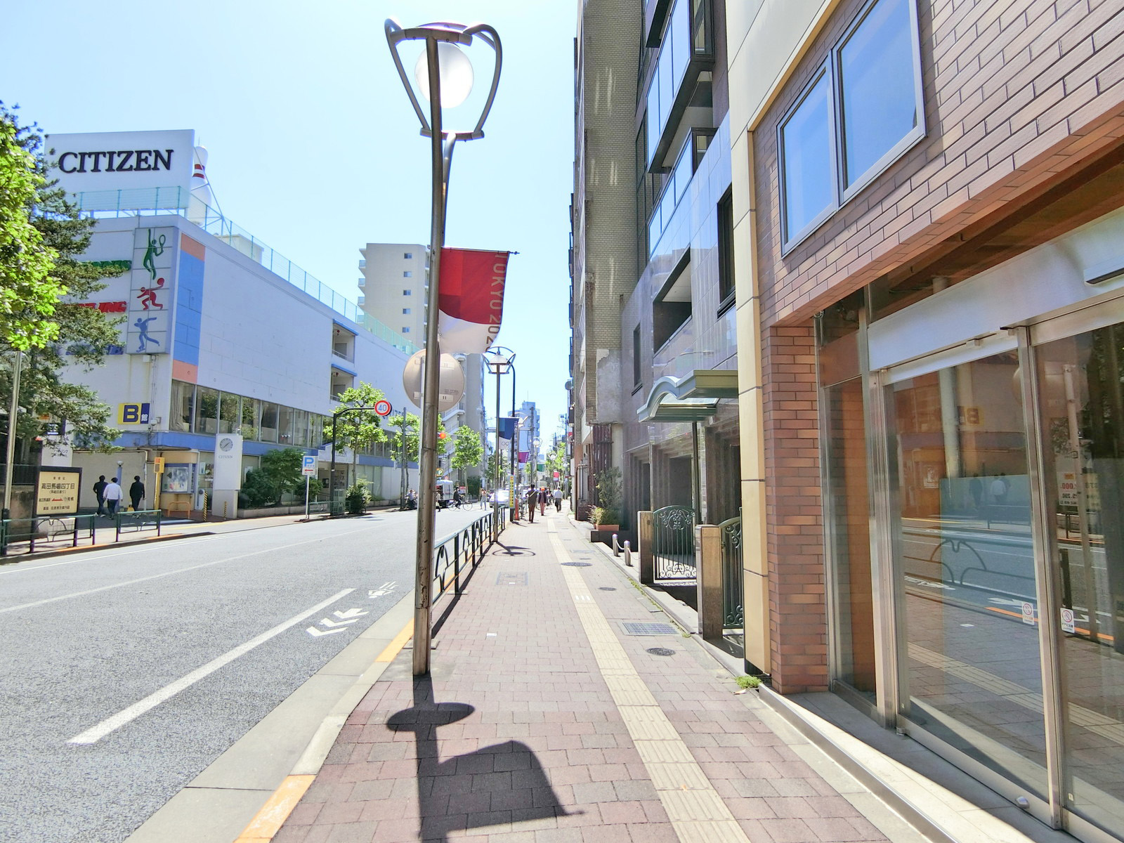 内藤ビル前面の通り