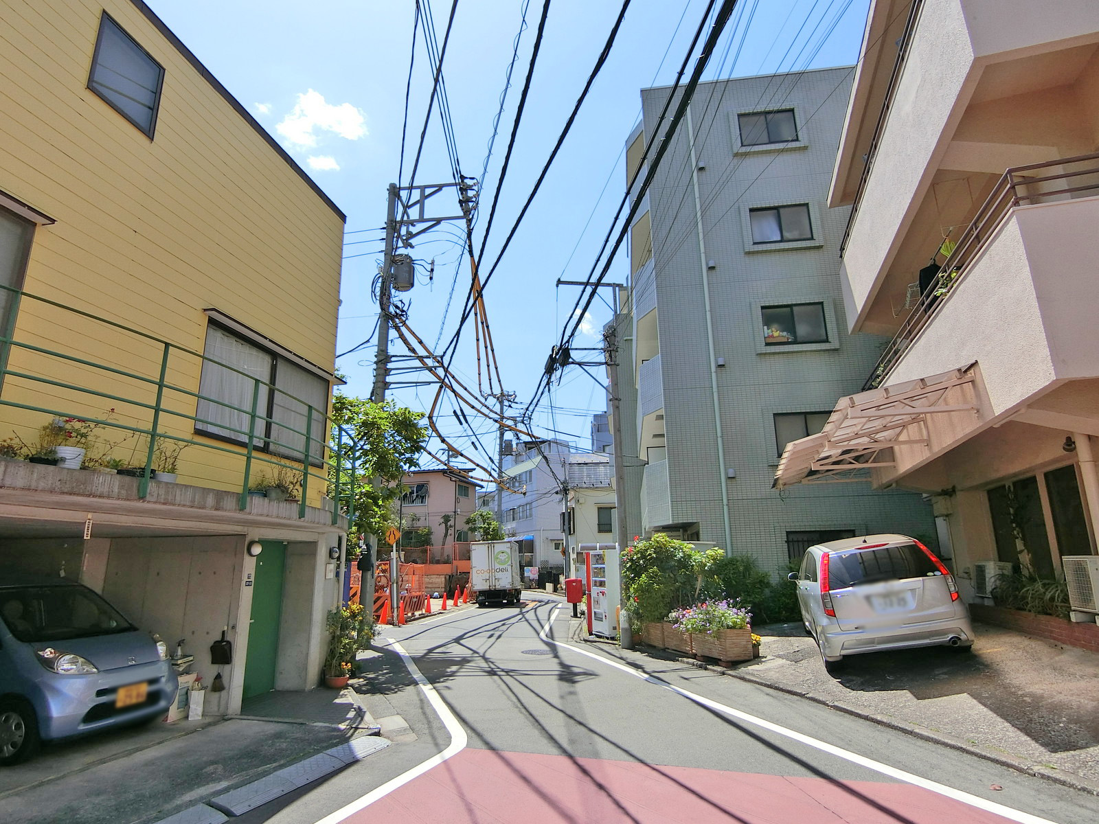 周辺は閑静なエリア