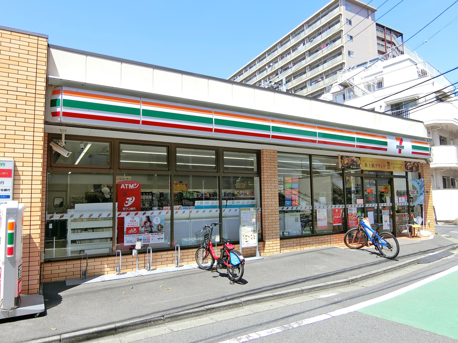 徒歩3分の高田馬場三丁目中央店
