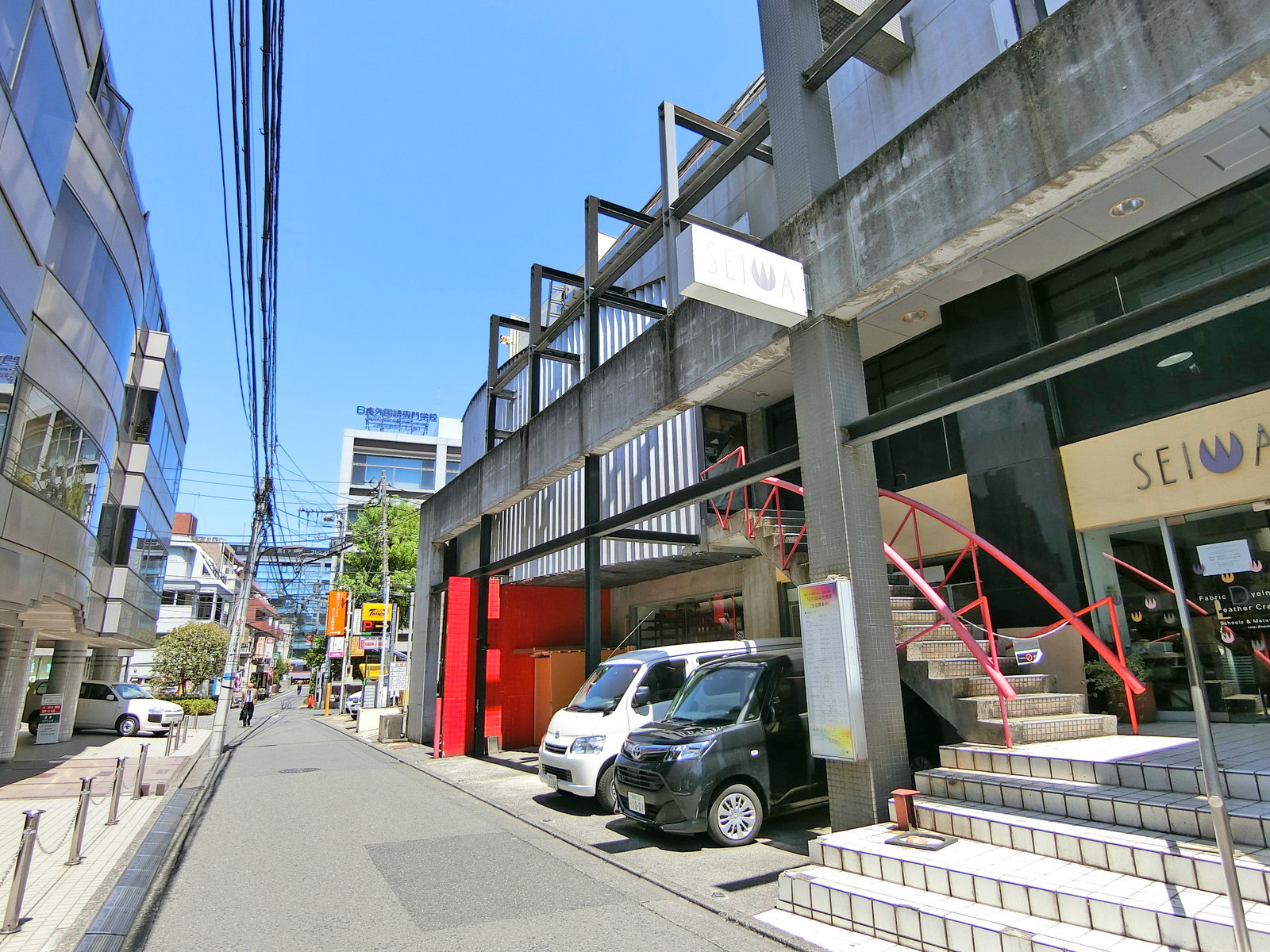 周辺は閑静なエリア