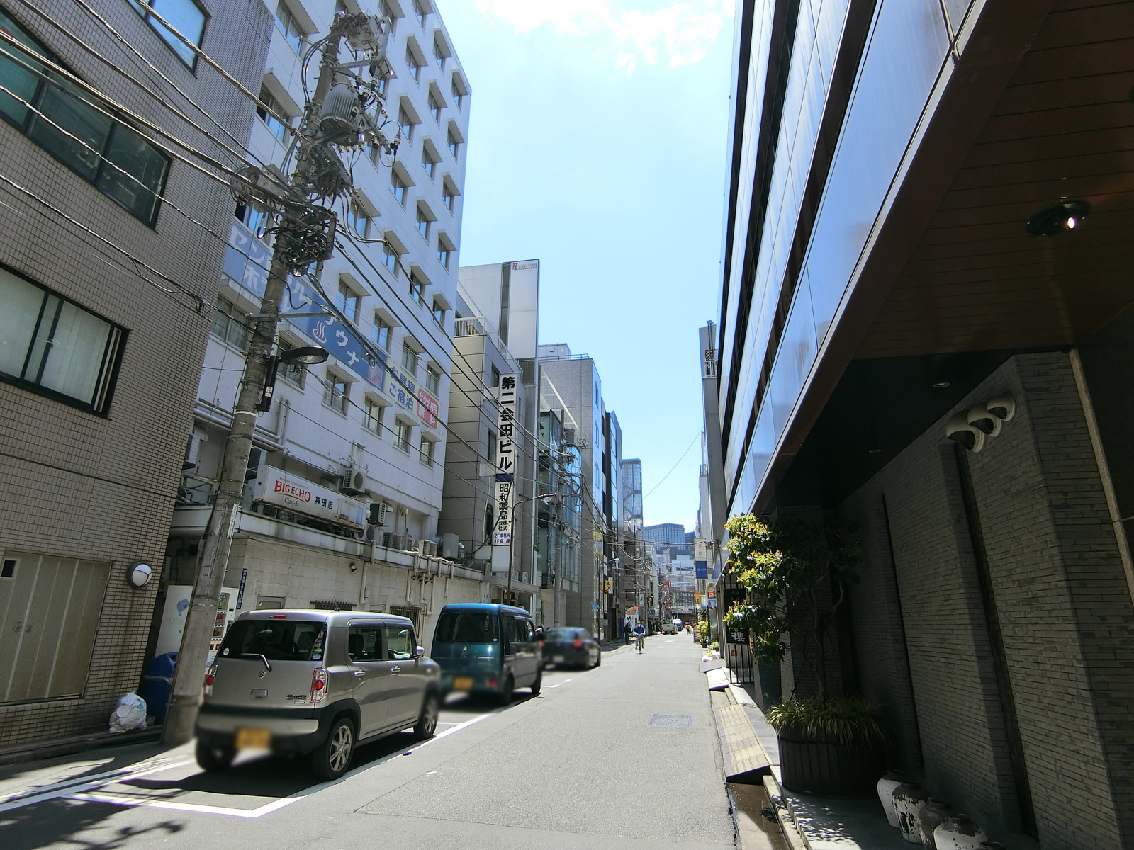 稲垣内神田ビル前面の通り