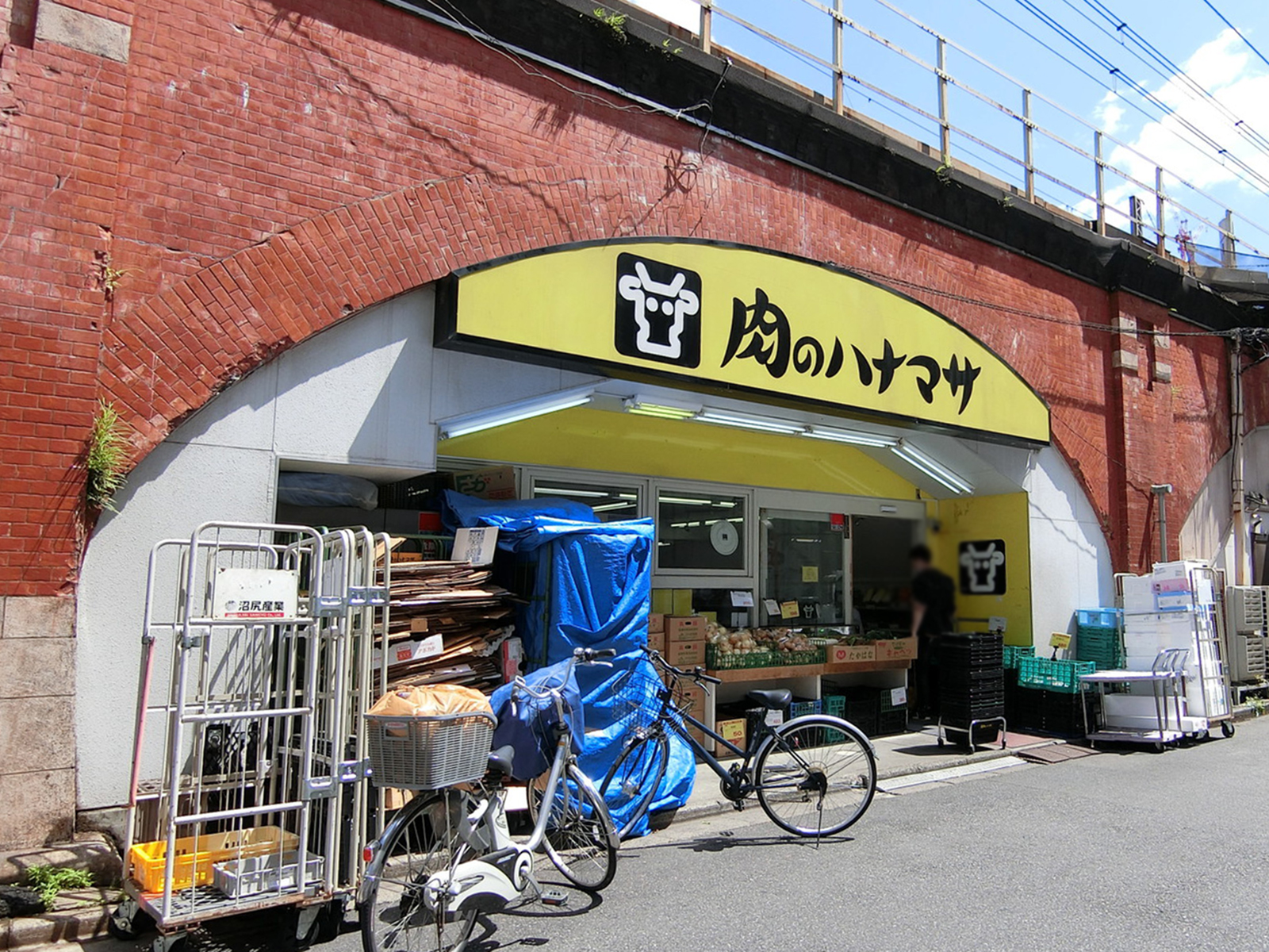 徒歩1分の肉のハナマサ 神田店
