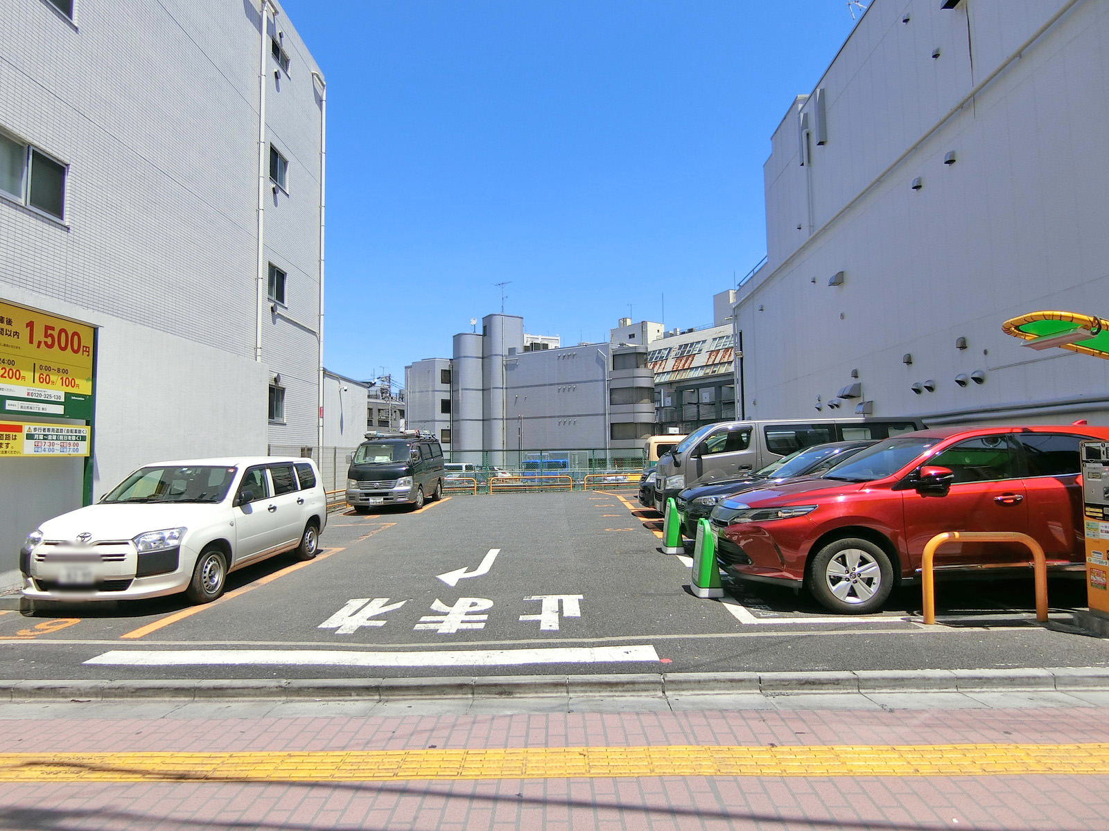 同じ並びのコインパーキング