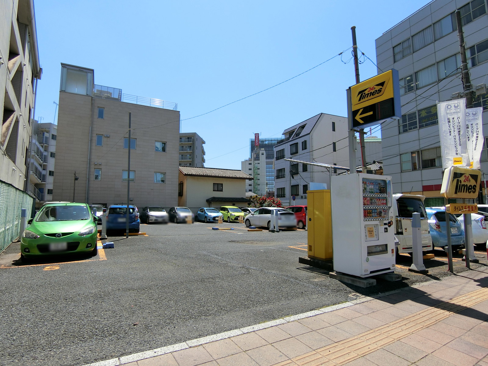 隣のコインパーキング
