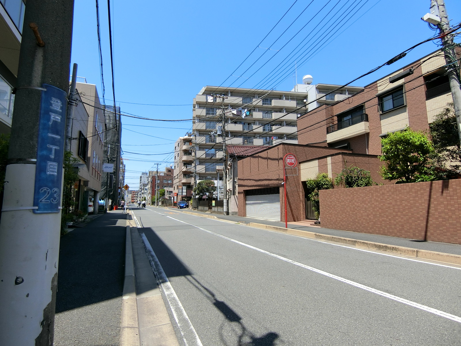 二藤ビル前面の通り