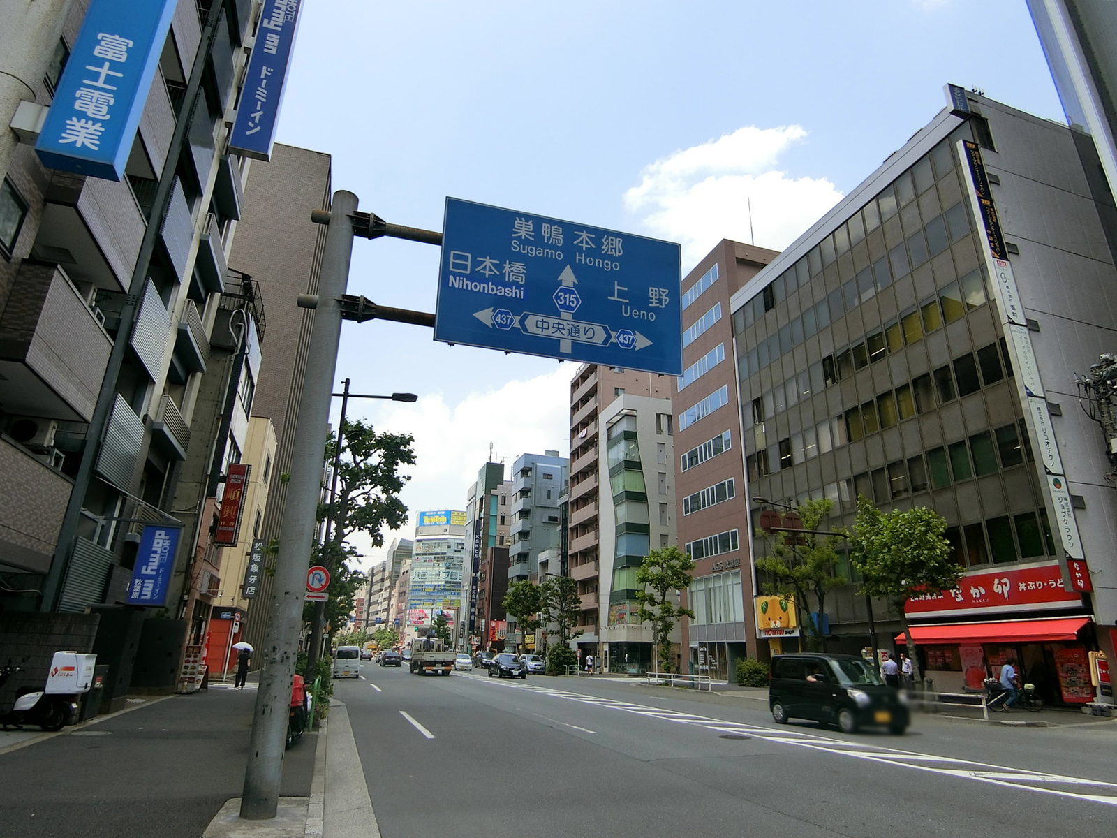 付近の蔵前橋通り