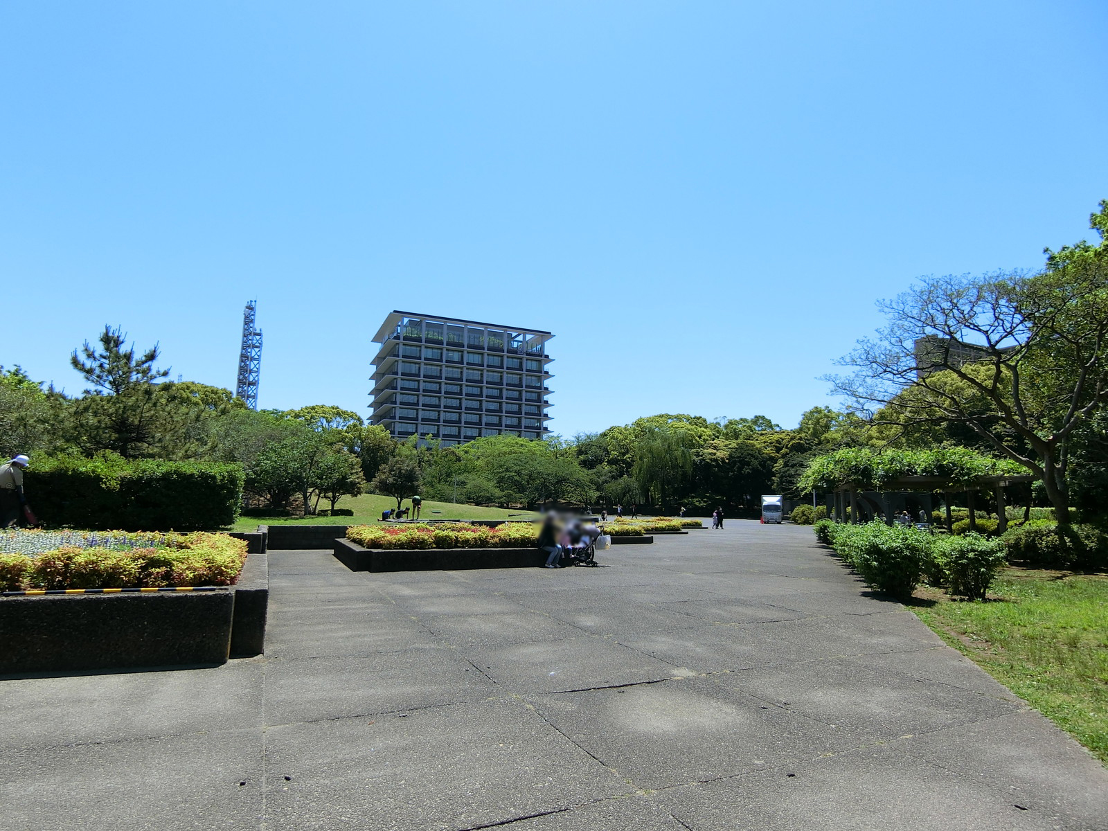 徒歩2分のみなと公園