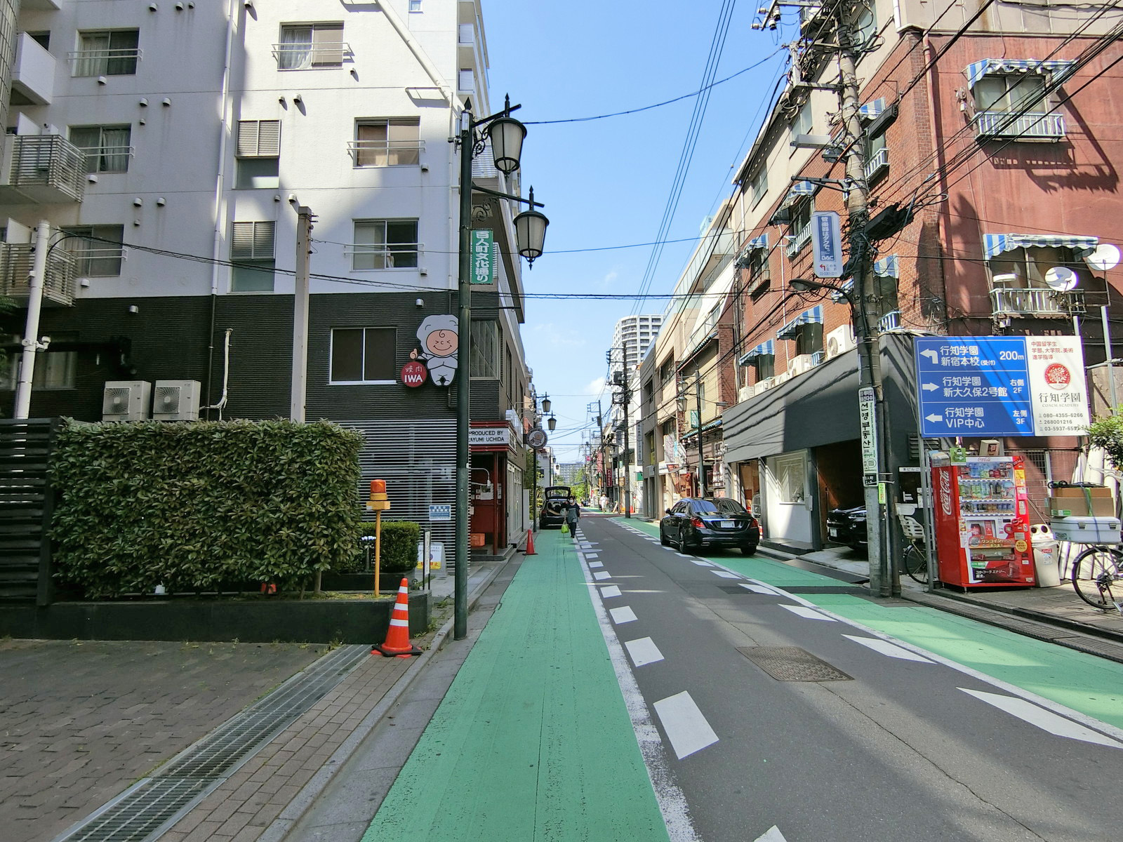 ダヴィンチ北新宿前面の通り