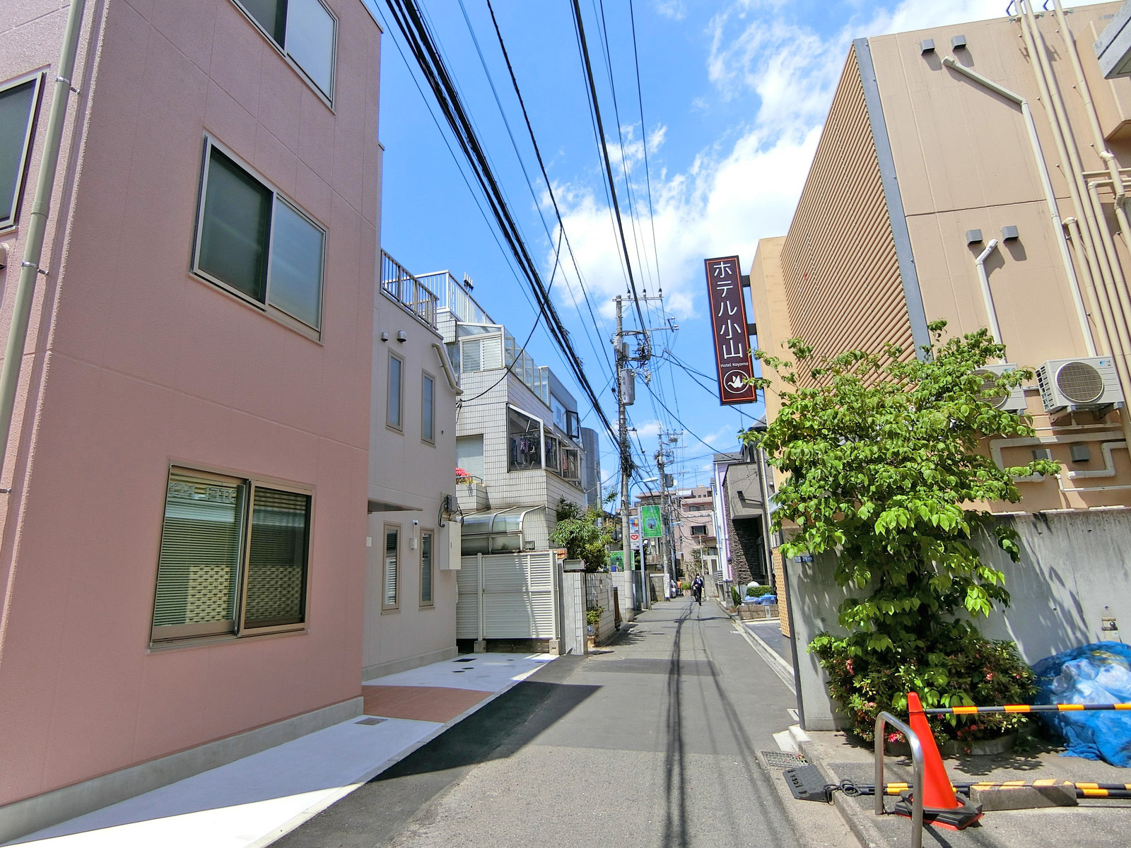 周辺は閑静なエリア