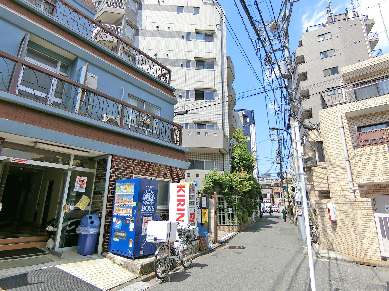 周辺は閑静なエリア