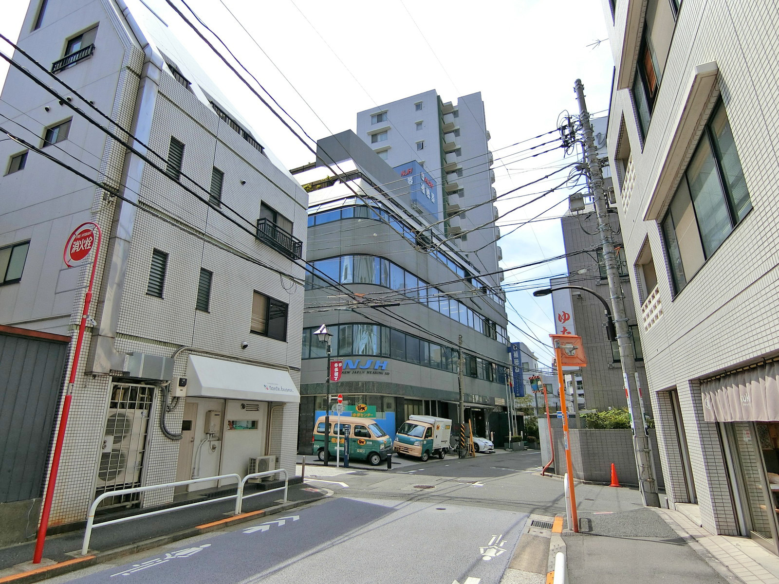 周辺は閑静なエリア