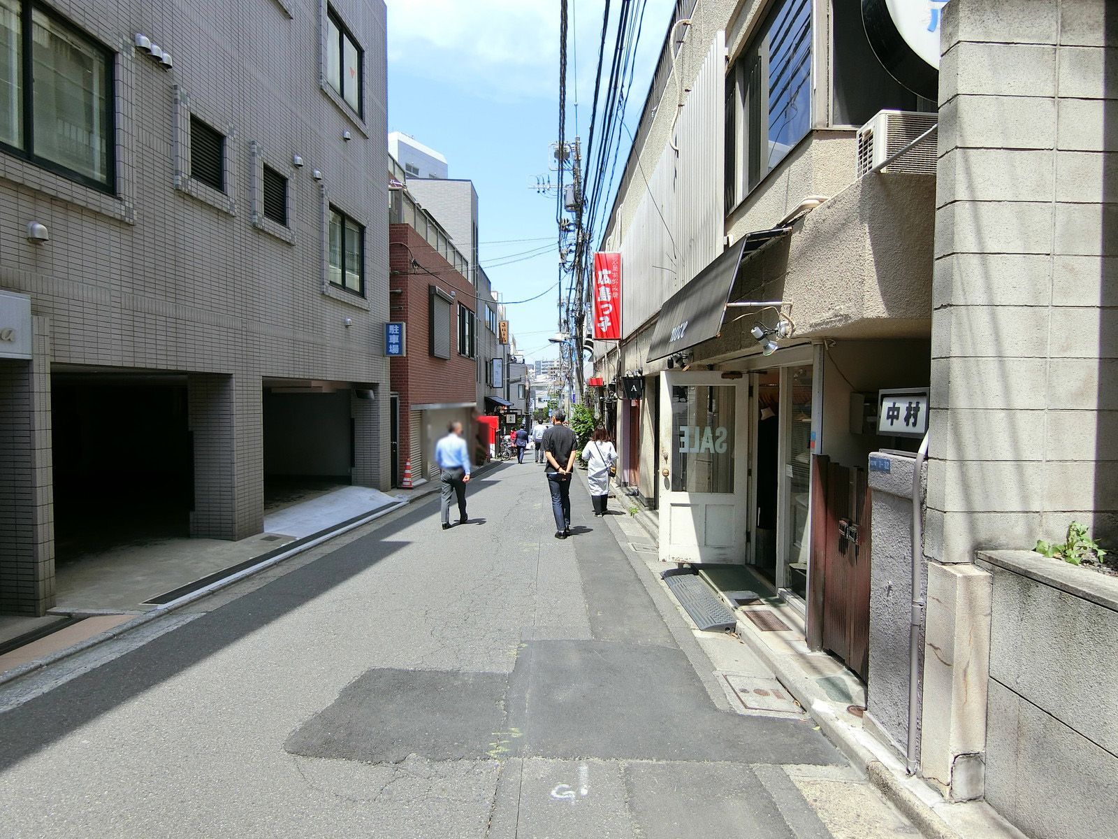 中村ビル前面の通り