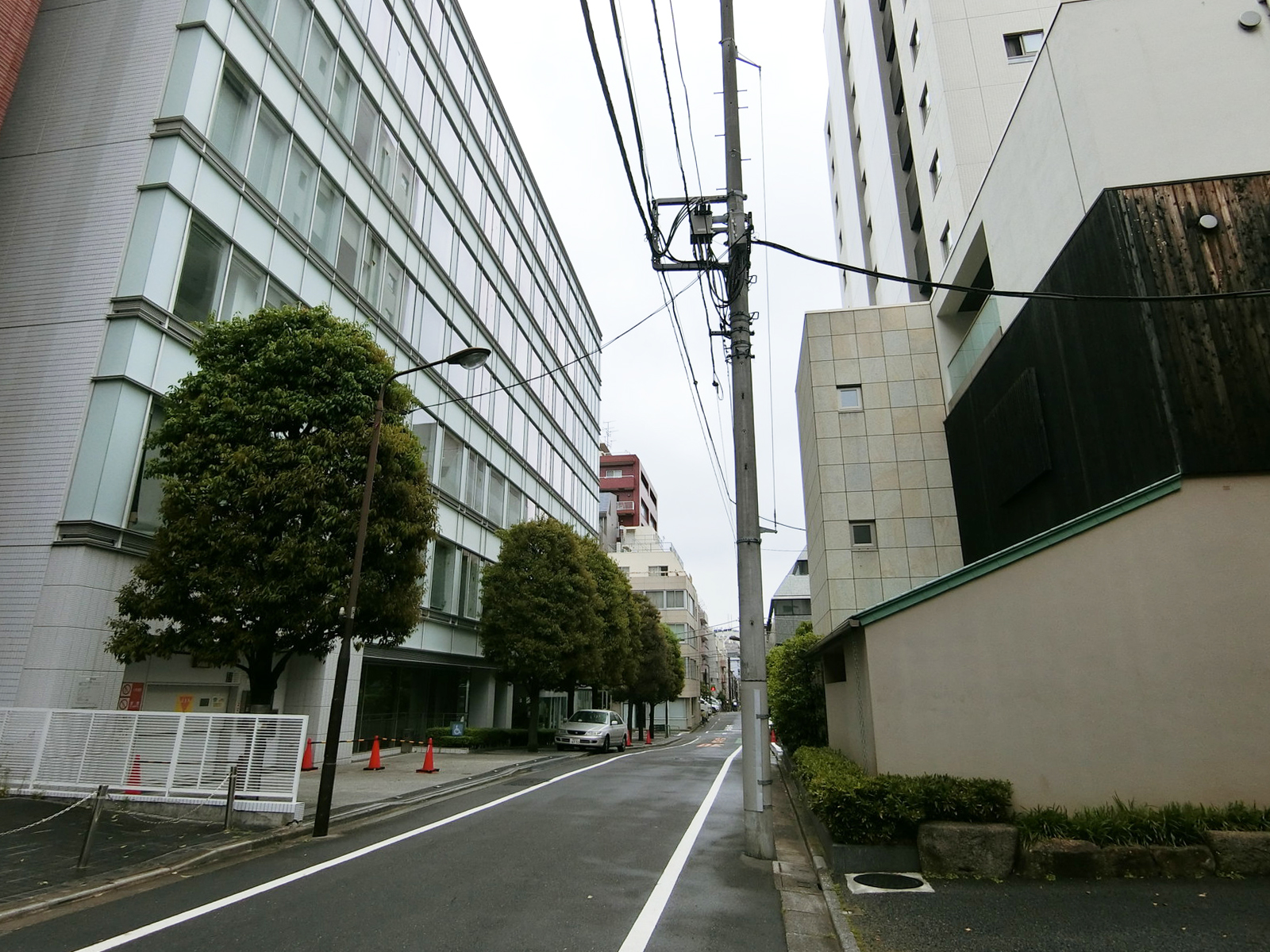 第二小磯ビル前面の通り