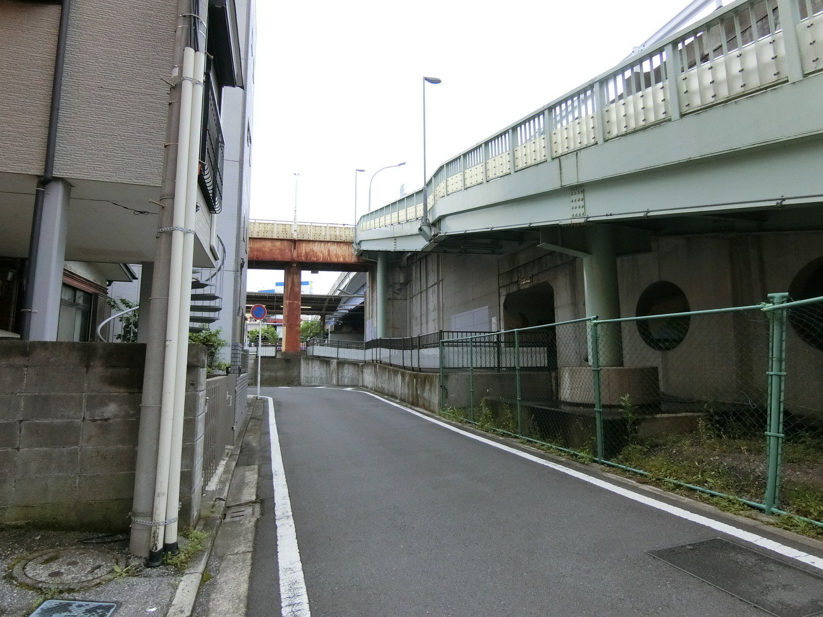 豊和東千葉ビル前面の通り