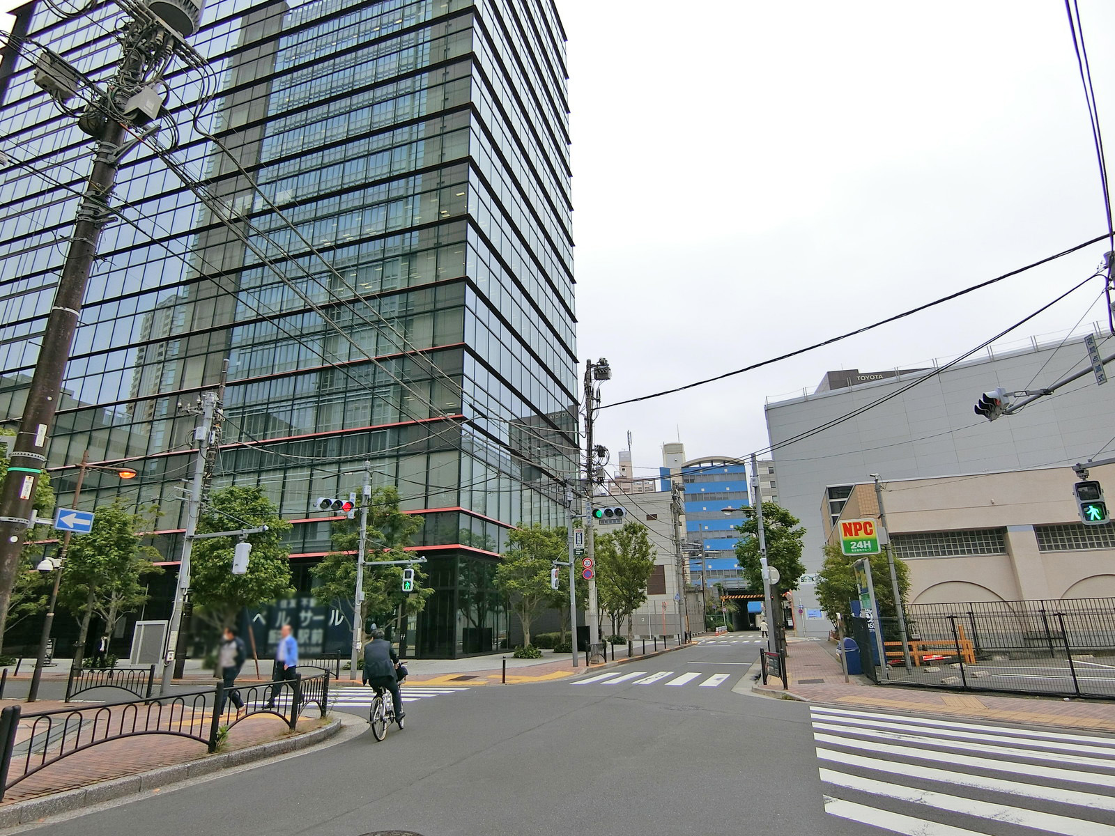 周辺は閑静なエリア