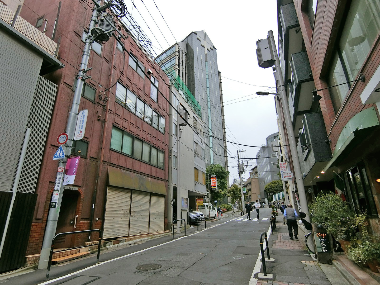 周辺は閑静なエリア