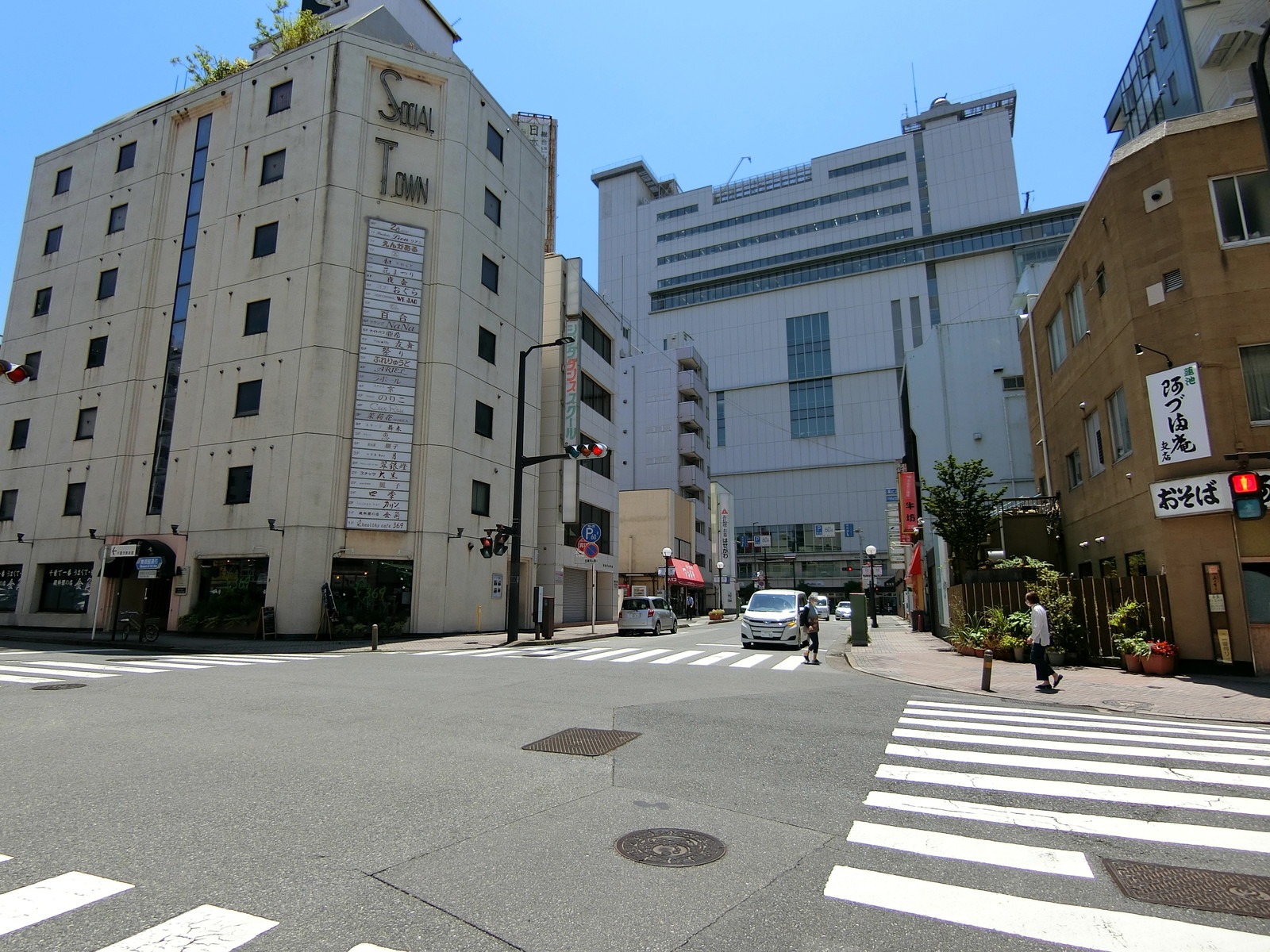 千葉中央ハイツ前面の通り