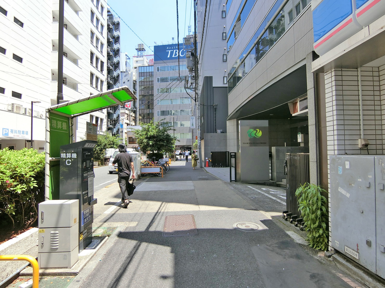 Otaki Building前面の通り
