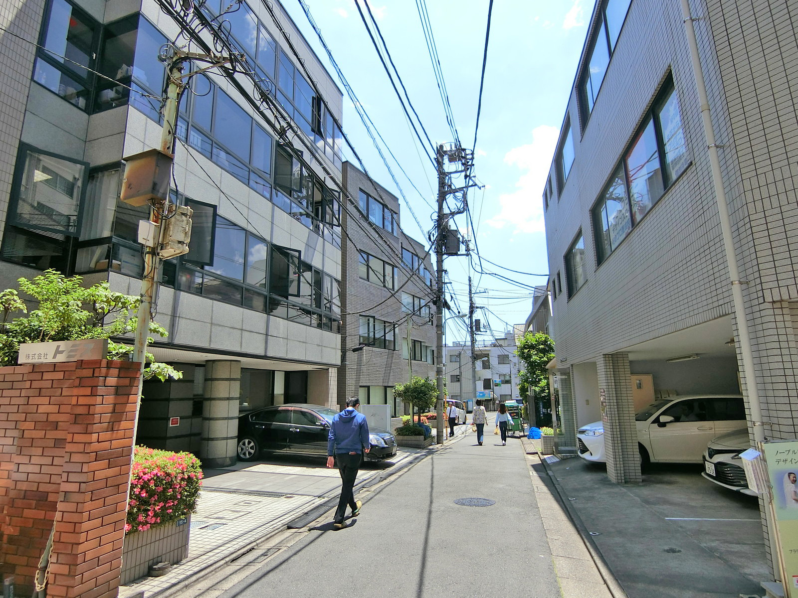 周辺は閑静なエリア