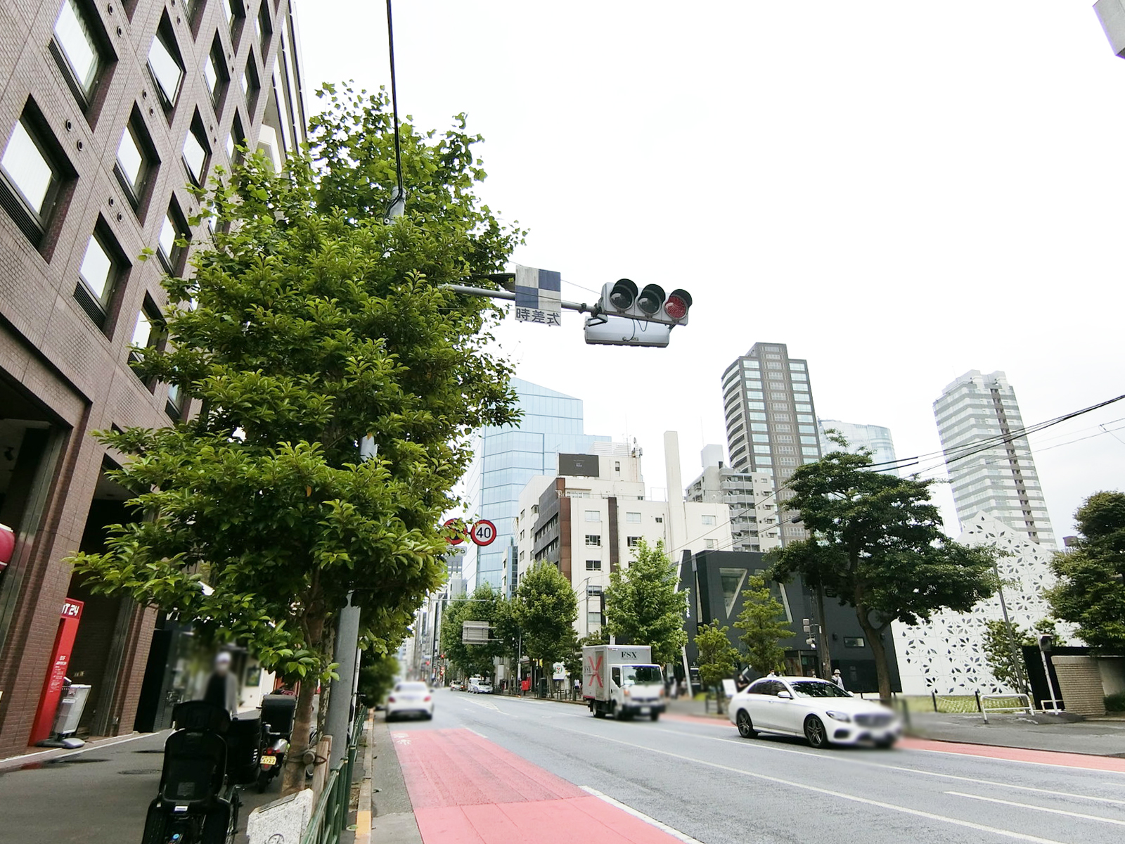 パシフィック乃木坂前面の外苑東通り