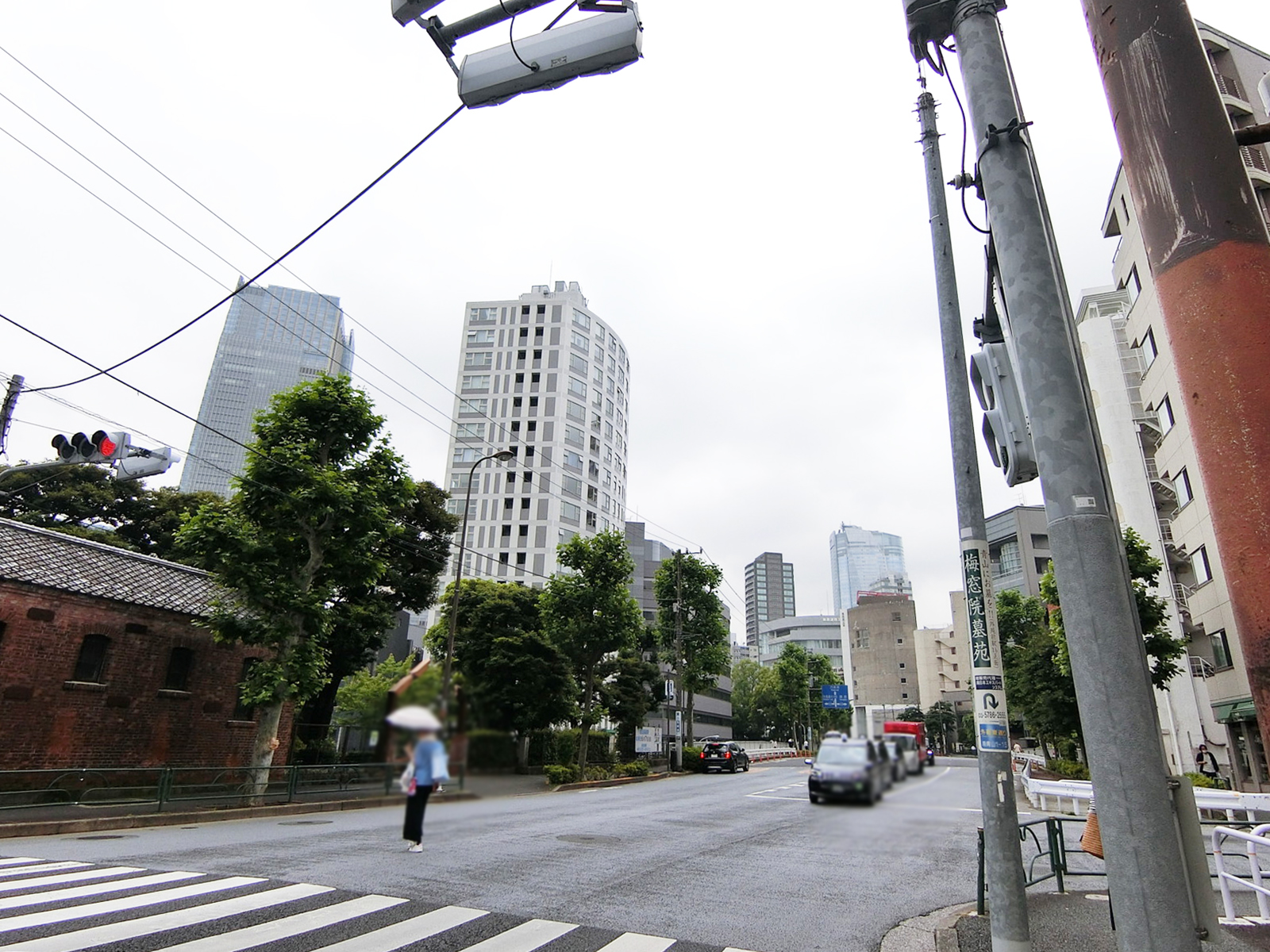 付近の外苑東通り