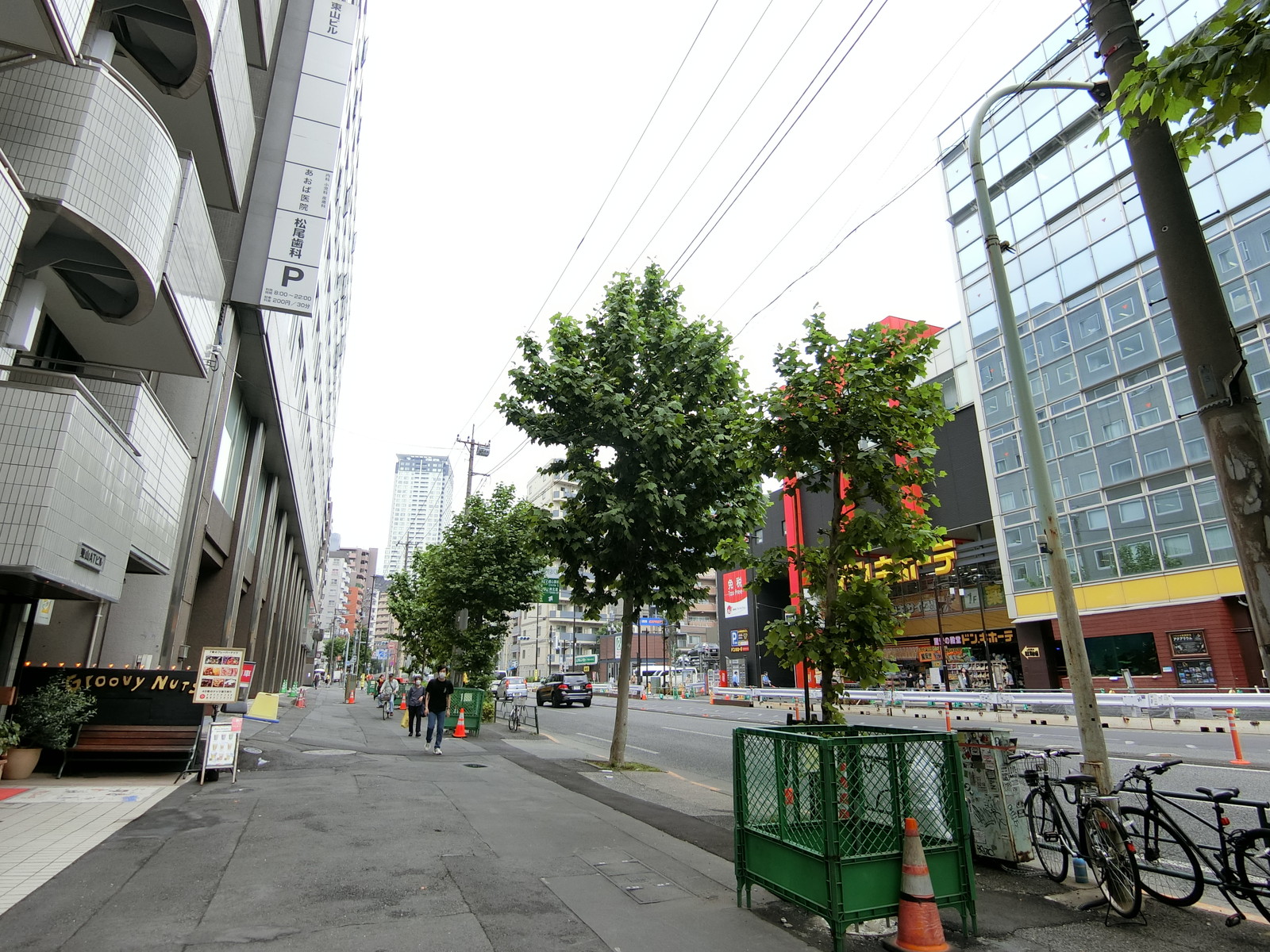 COM’S FORUM前面の山手通り