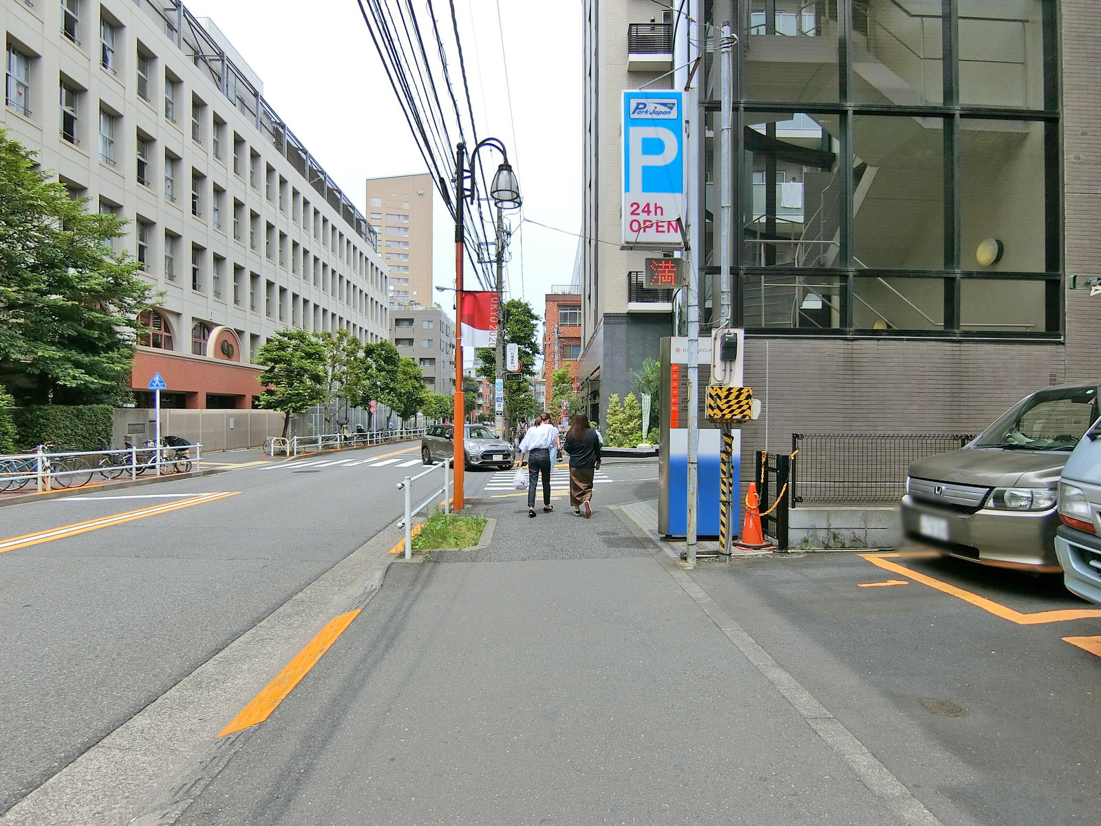 ウエステール早稲田前面の通り