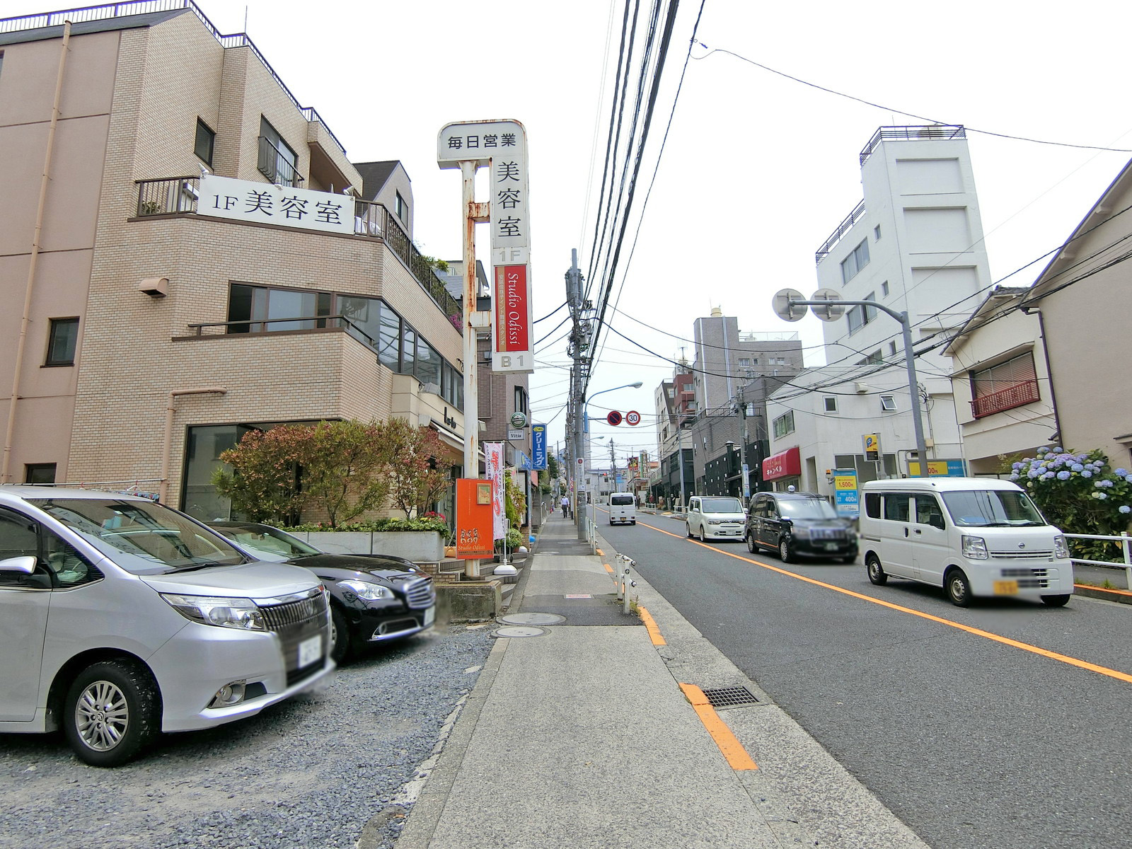 新宿支部印刷会館前面の通り