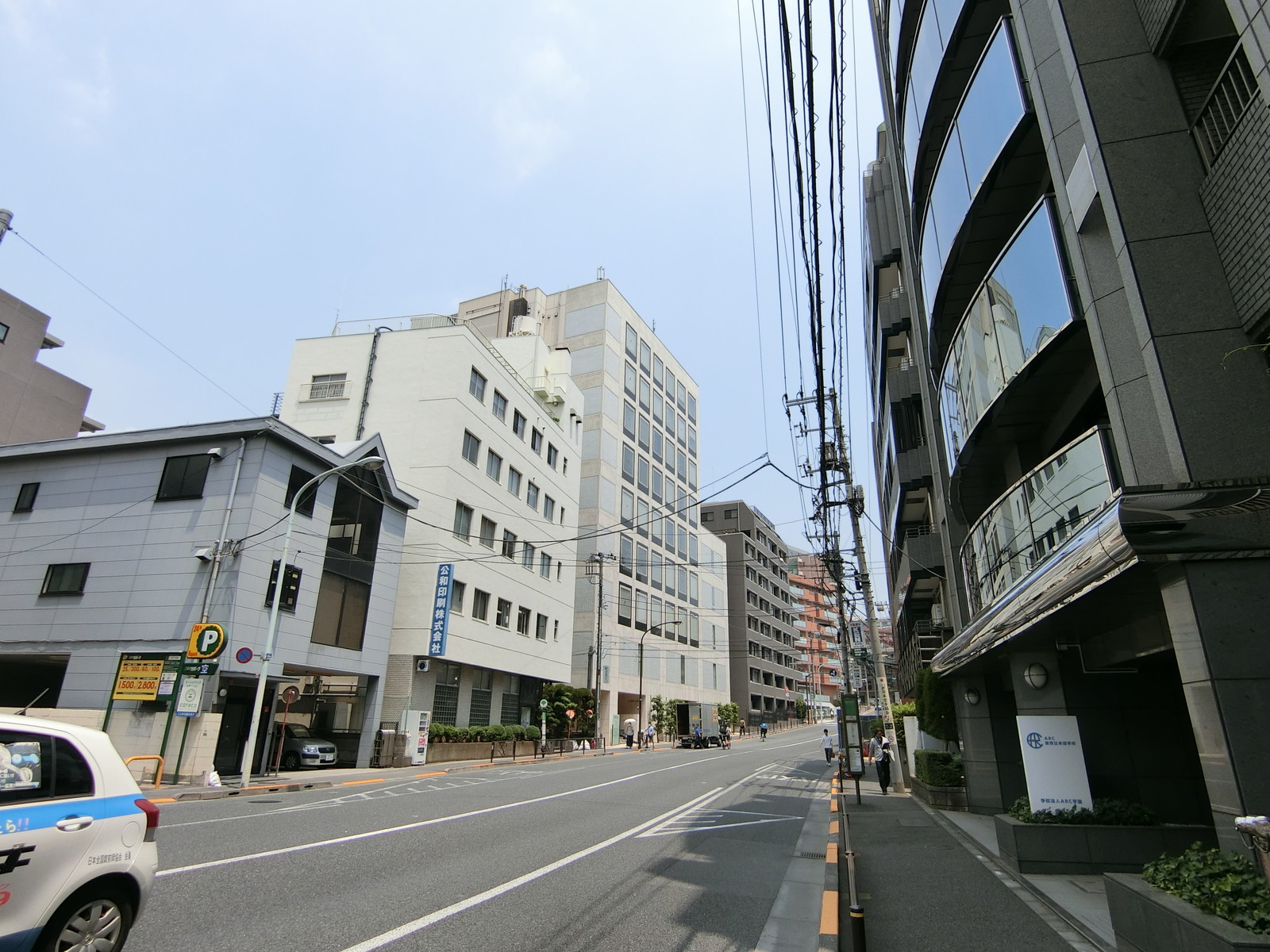 飯田橋KMビル前面の通り