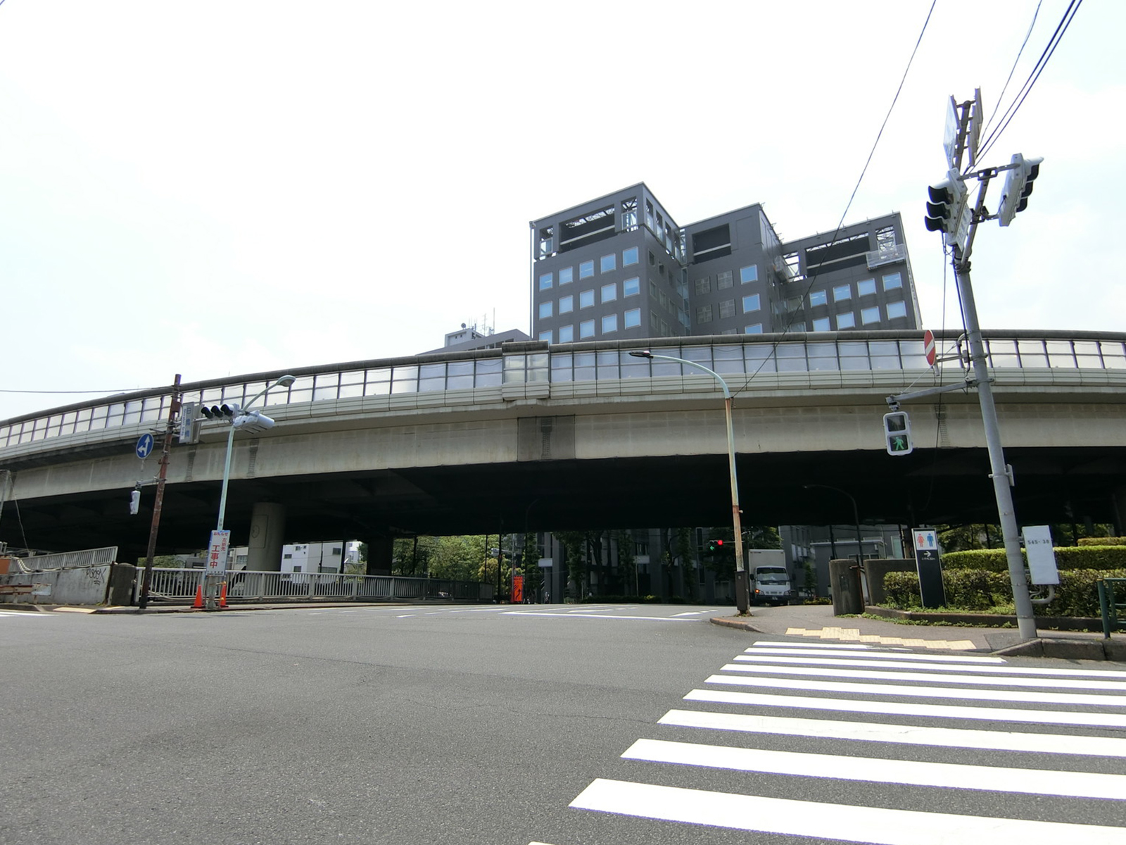 付近の白鳥橋