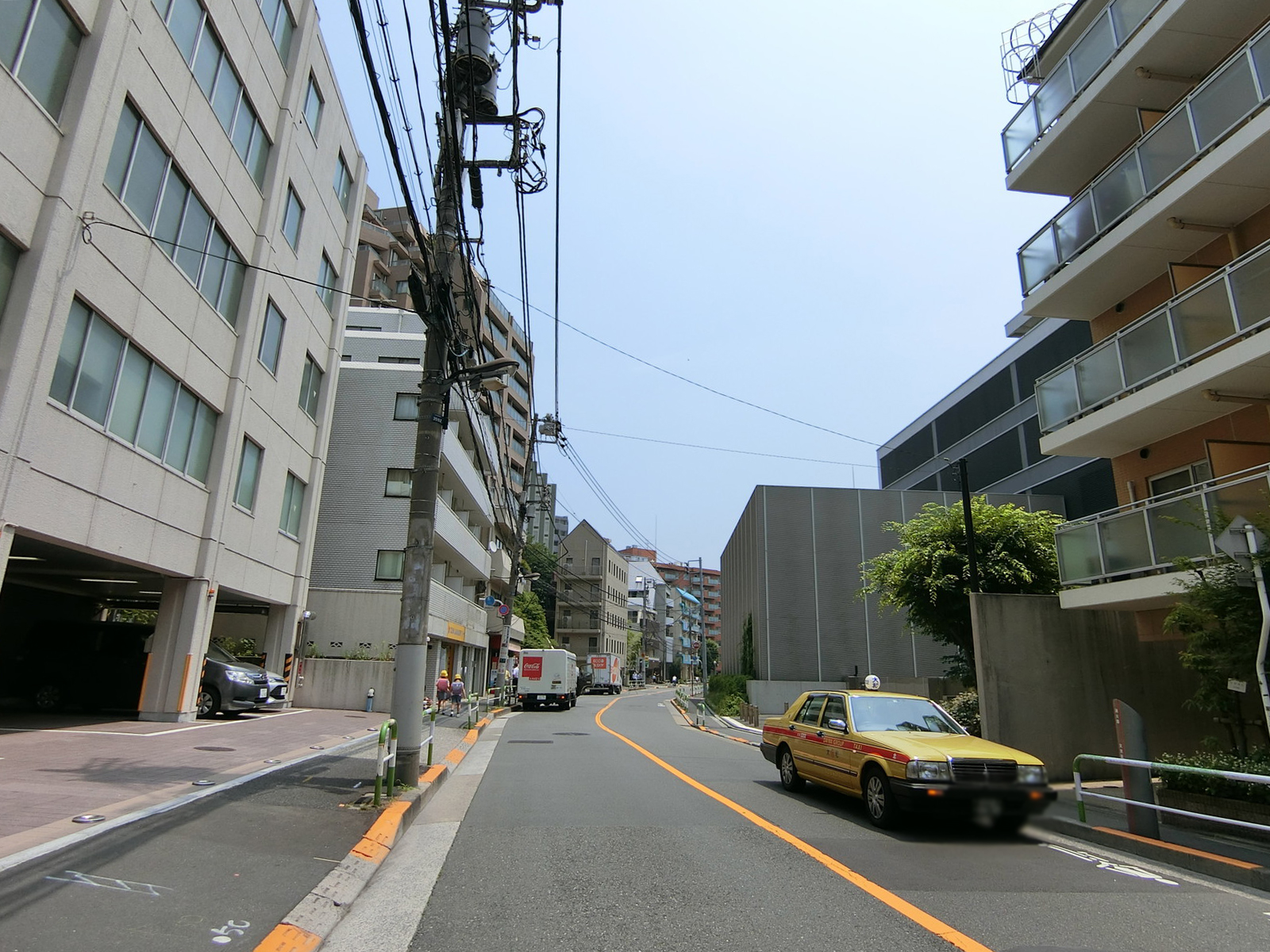 周辺は閑静なエリア