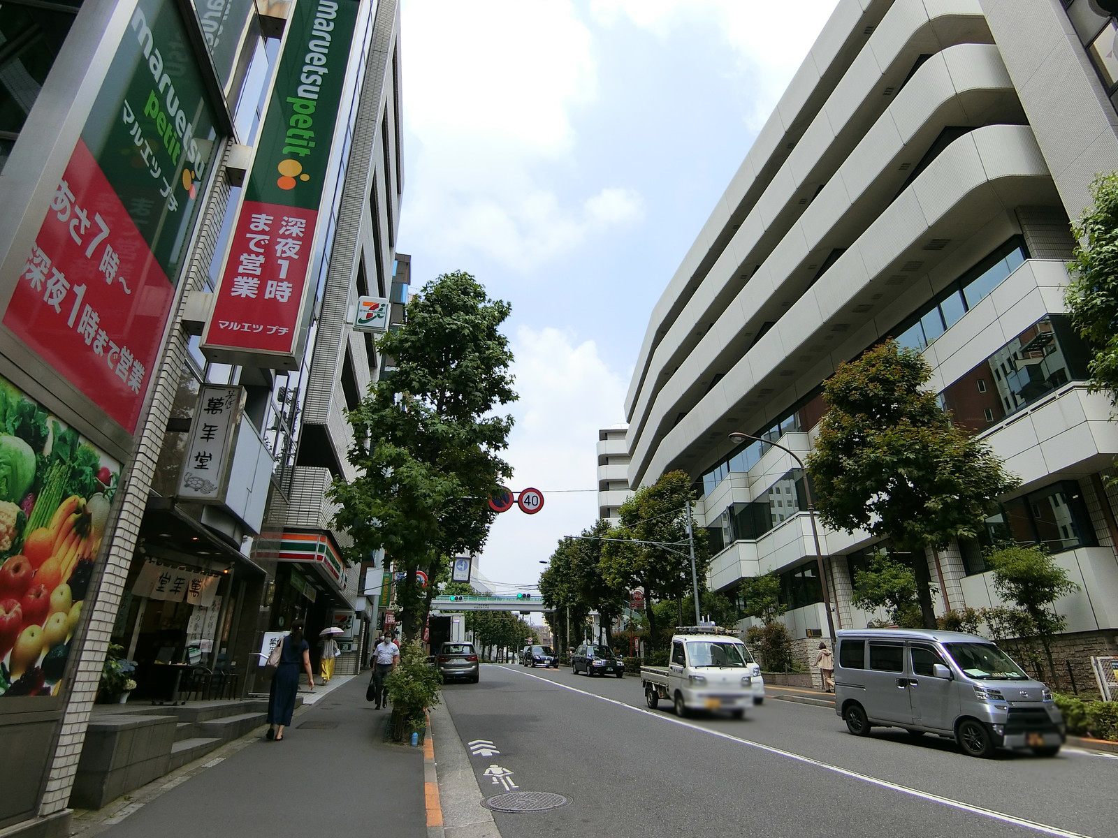 日本精鉱ビル前面の通り