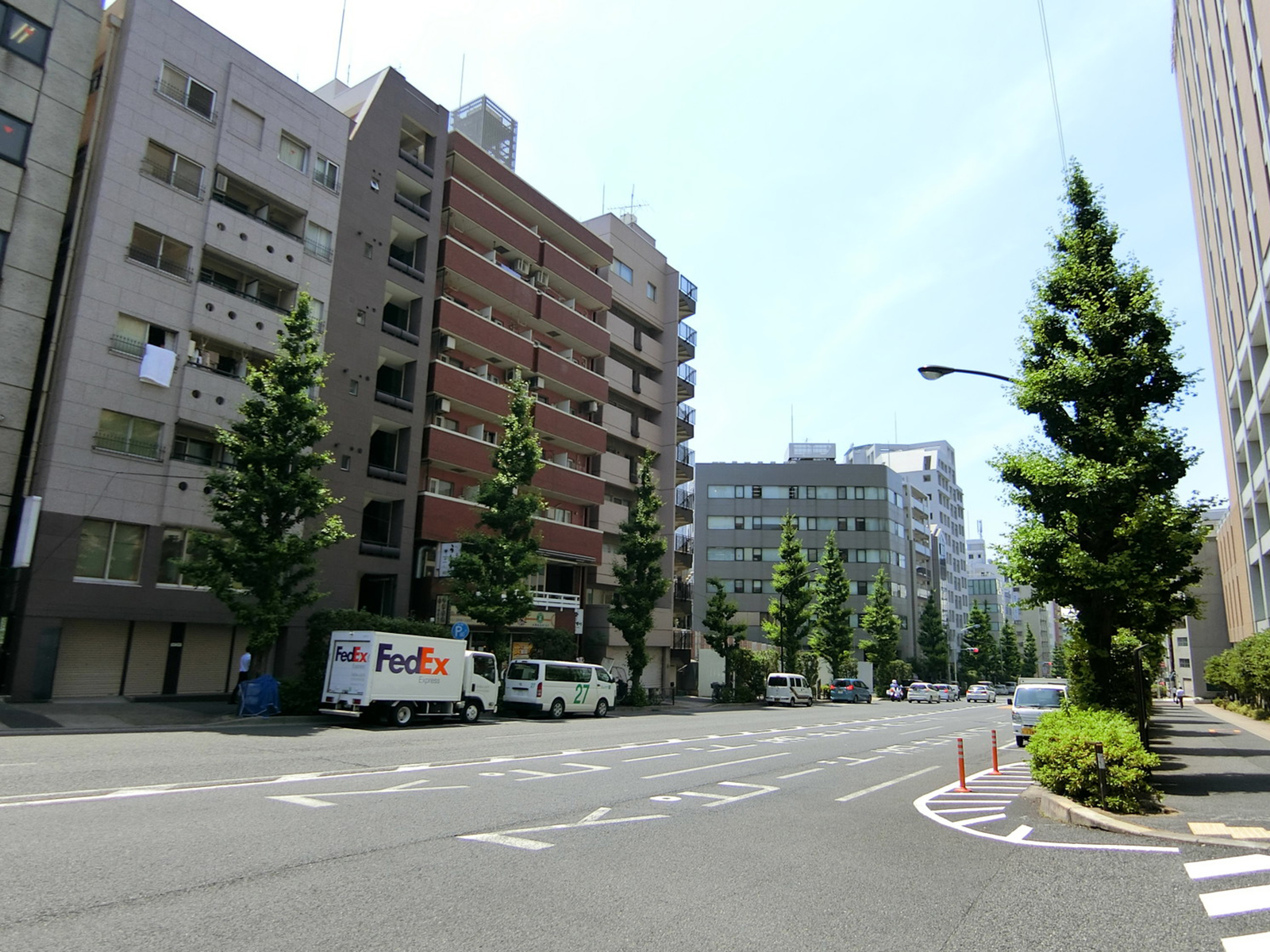 付近の壱岐坂通り