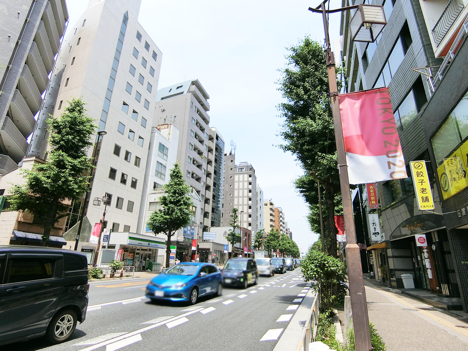 本郷大原ビル前面の本郷通り