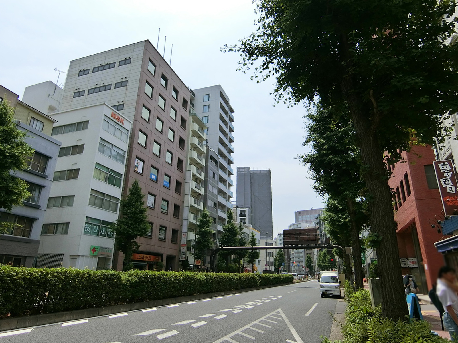 付近の本郷通り