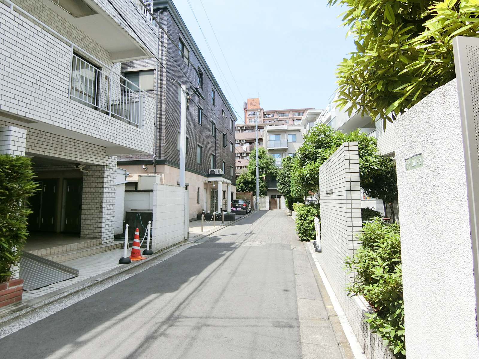 アークエクセルプラザ比叡前面の通り