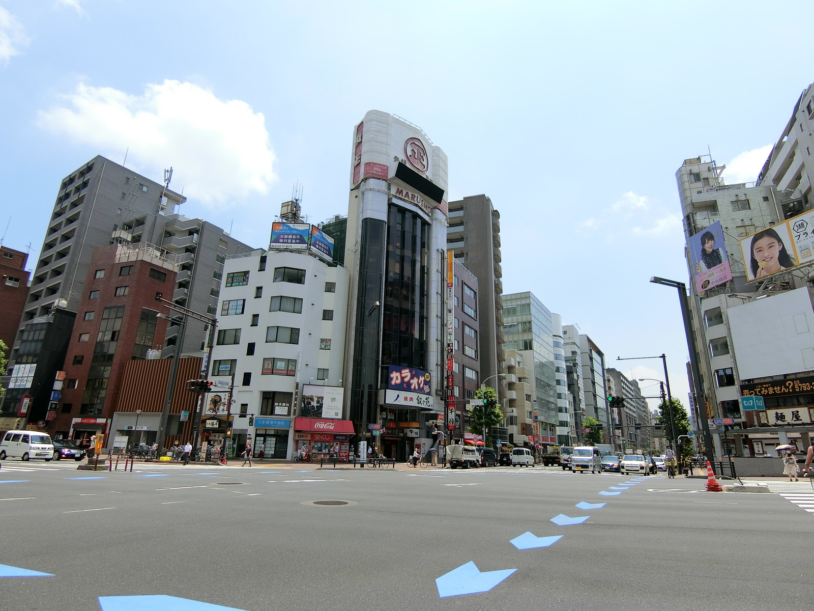 付近の四谷三丁目交差点