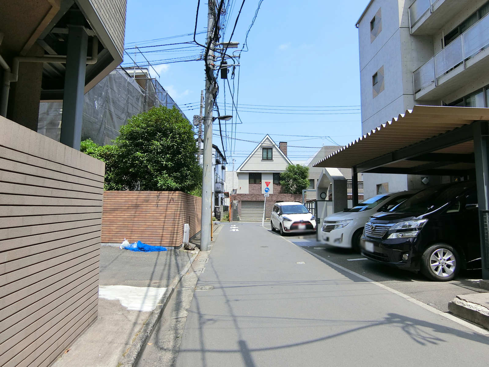 NBC飯田橋ビル前面の通り