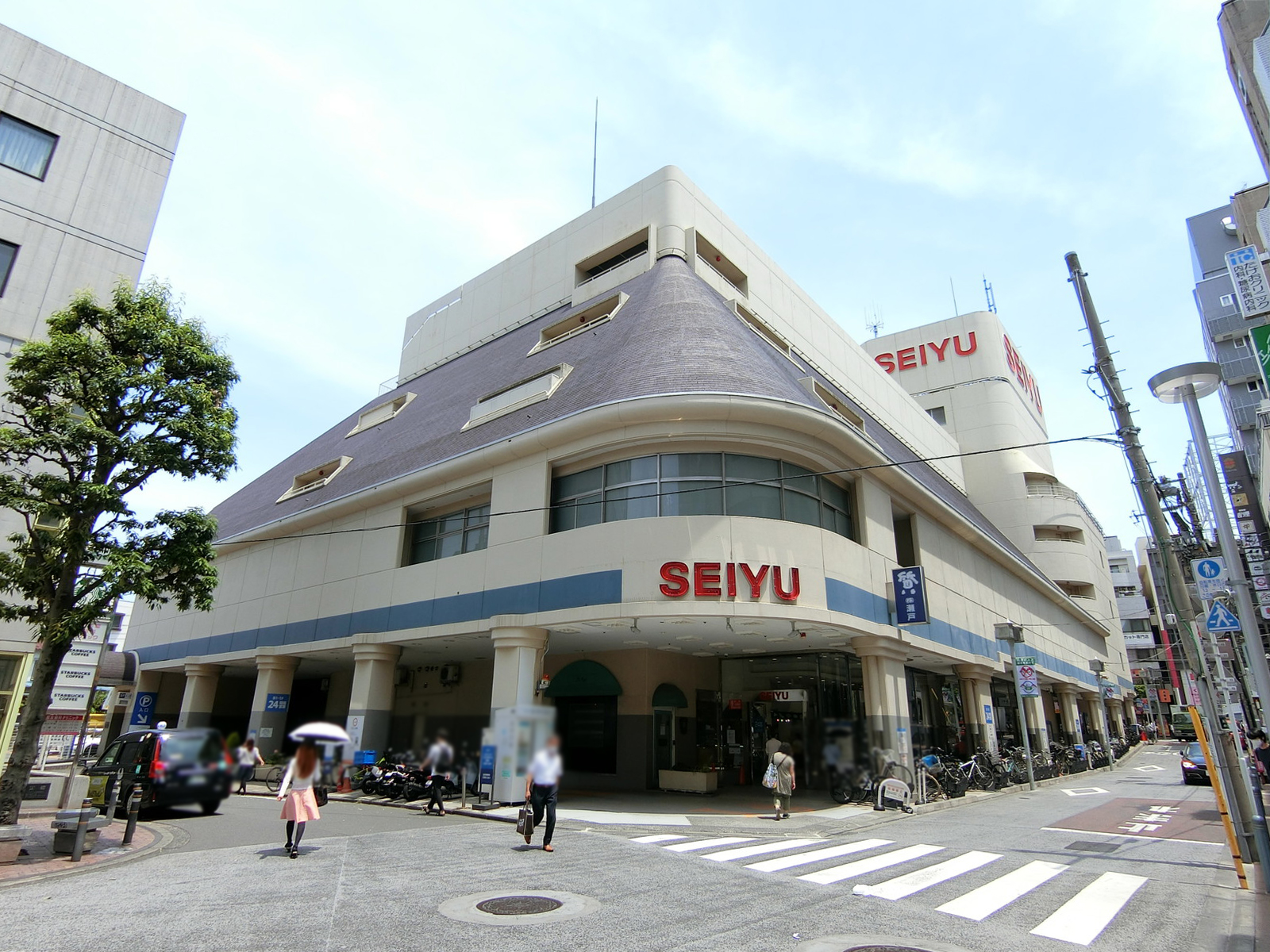 徒歩1分の西友三軒茶屋店