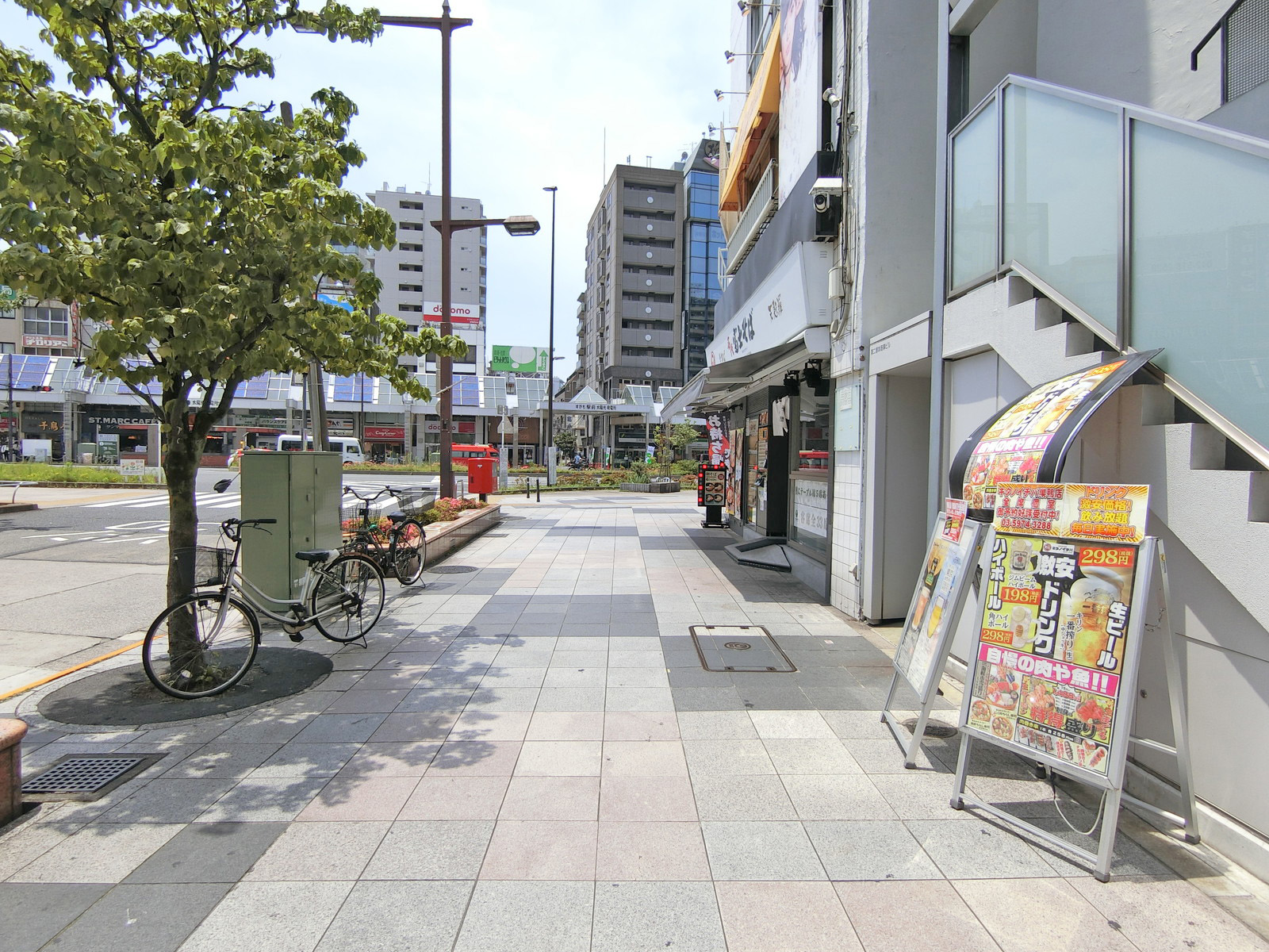 森川第2ビル前面の通り