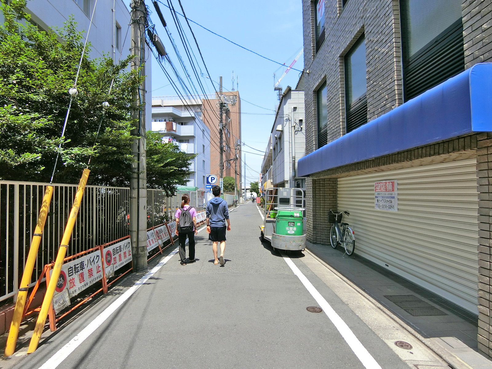 巣鴨スタービル前面の通り