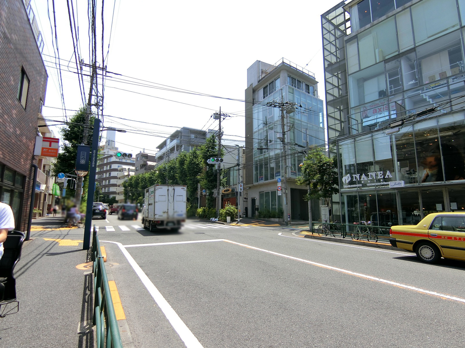 クラールハイト三宿2前面の通り