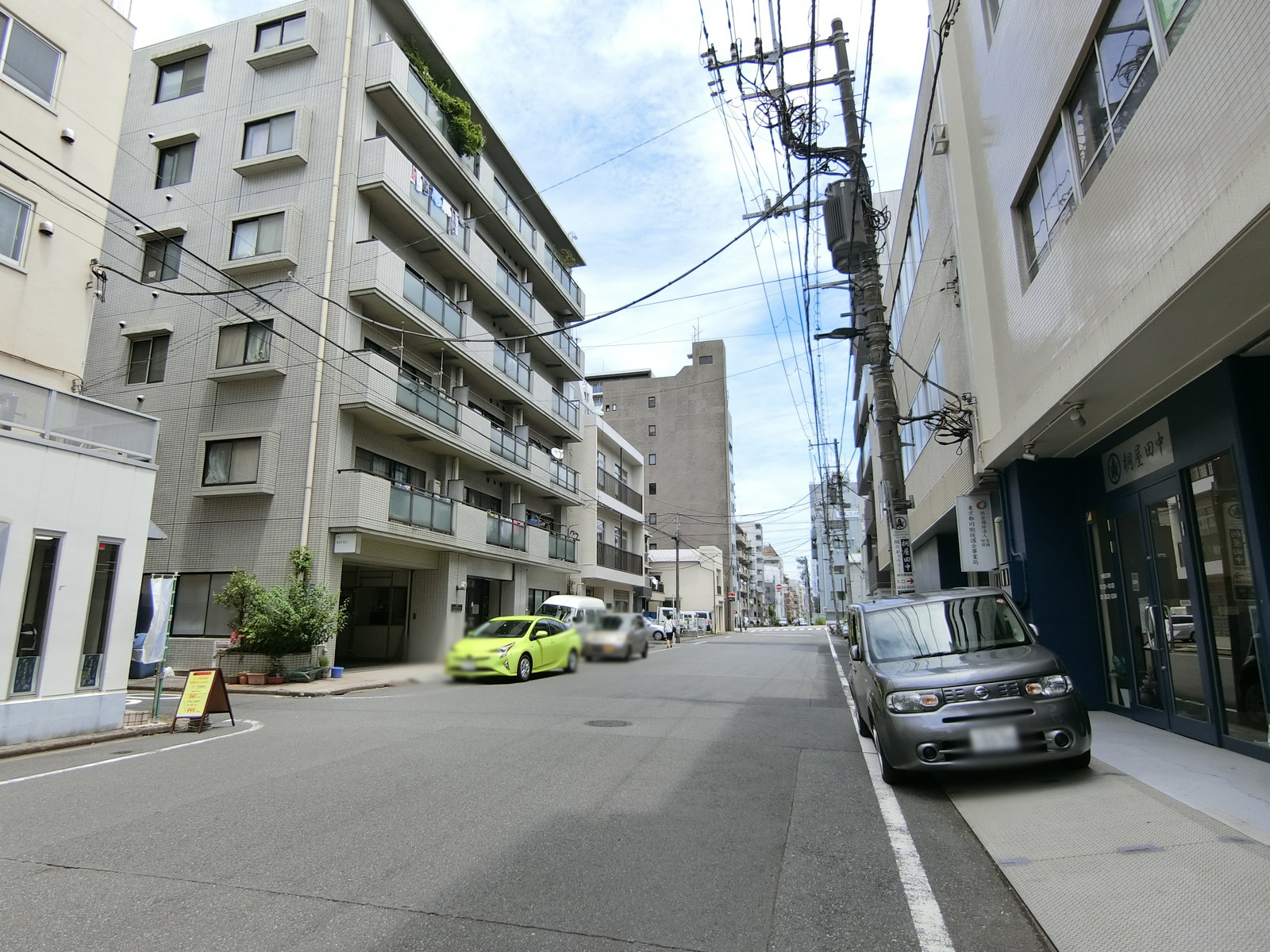 田中ビル前面の通り
