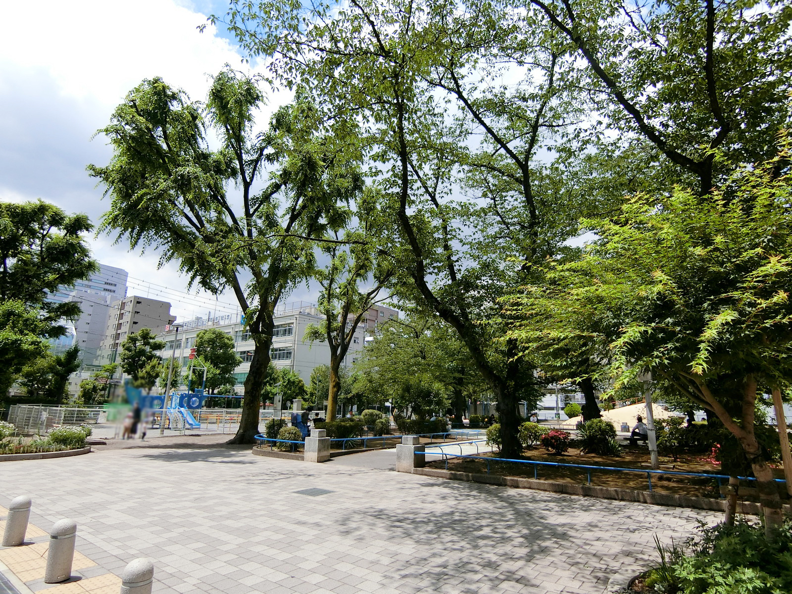 近くの両国公園