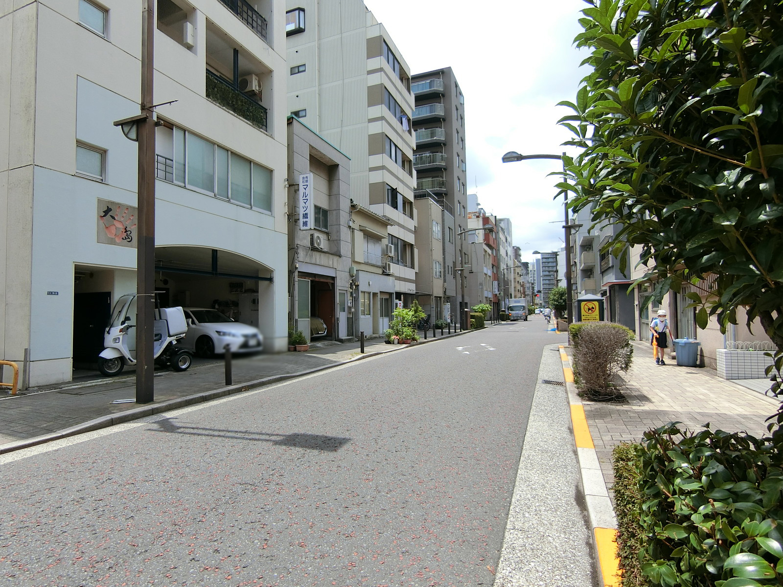 石田ビル前面の通り