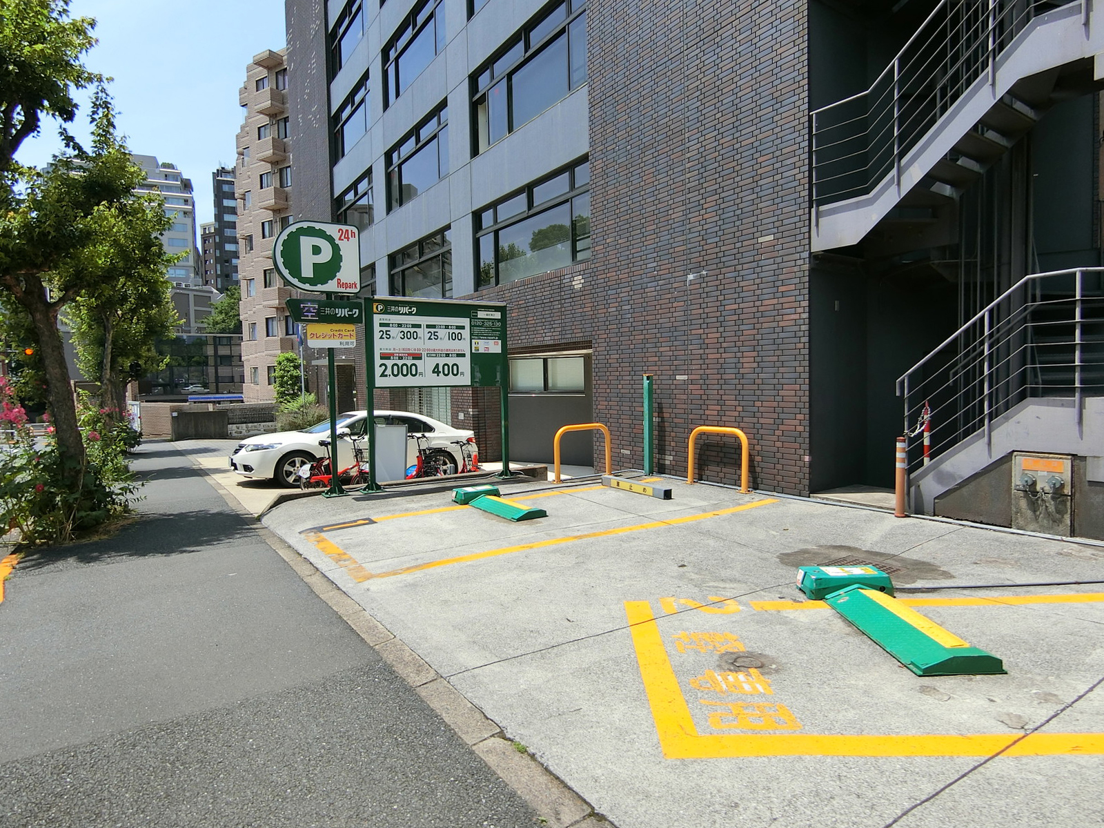 隣のコインパーキング
